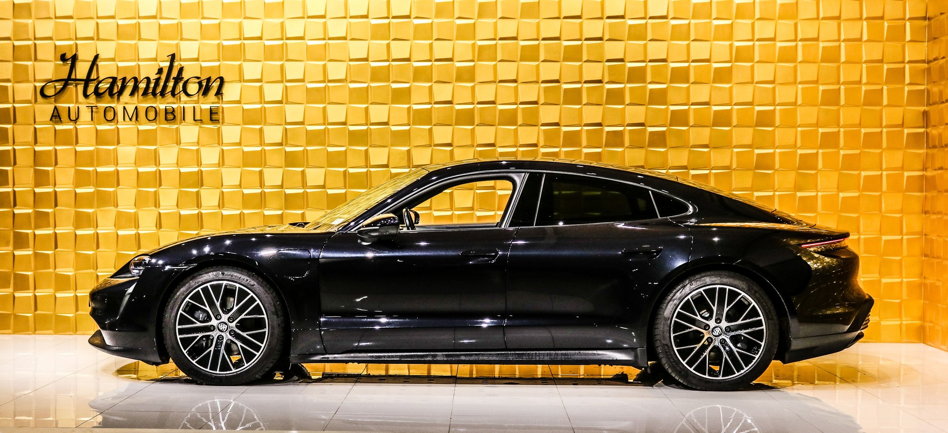PORSCHE Taycan-image-4