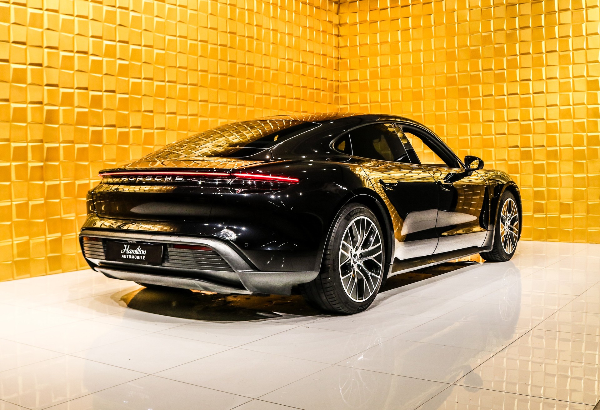 PORSCHE Taycan-image-5