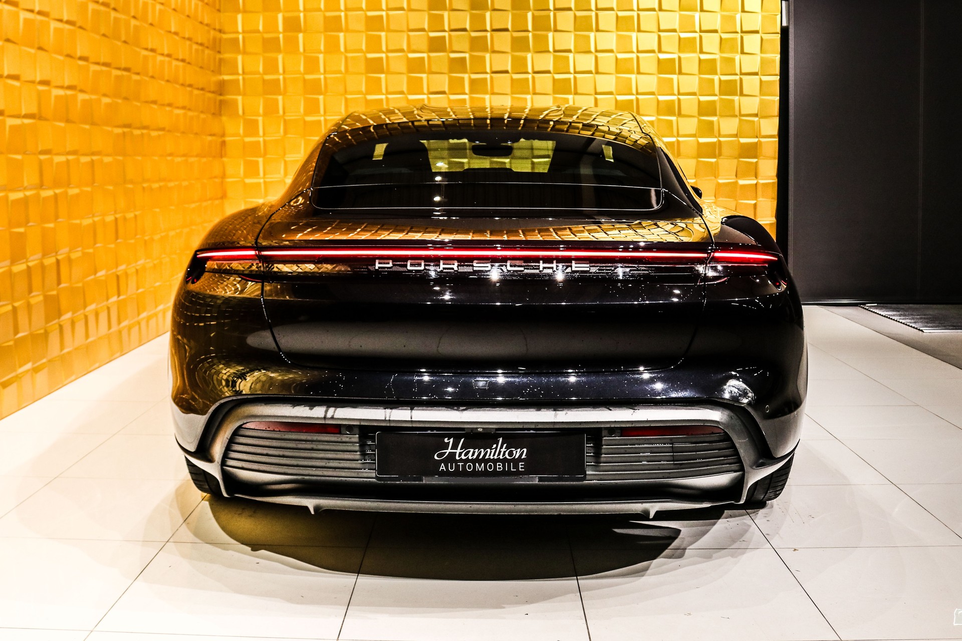 PORSCHE Taycan-image-6