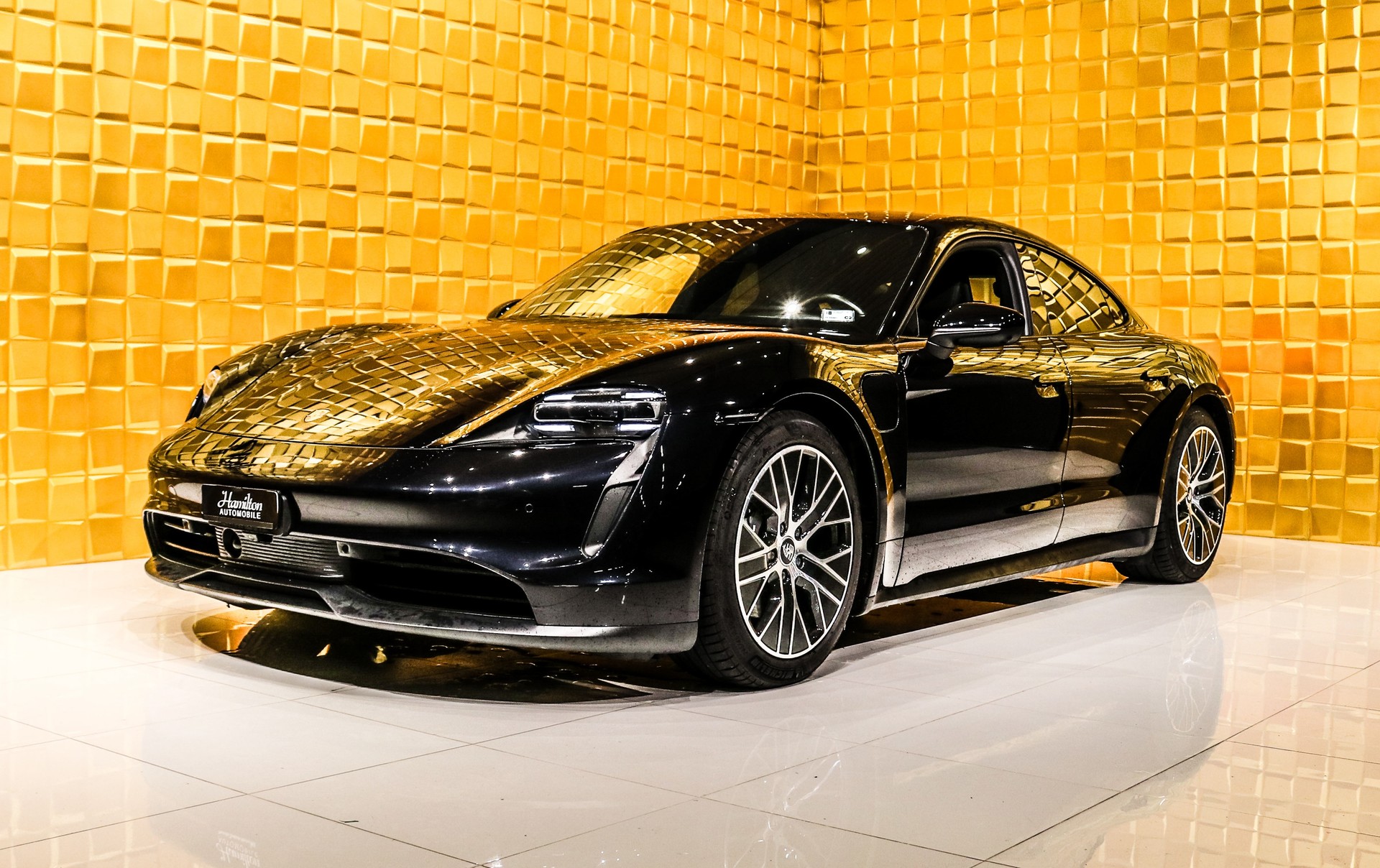 PORSCHE Taycan-image-3