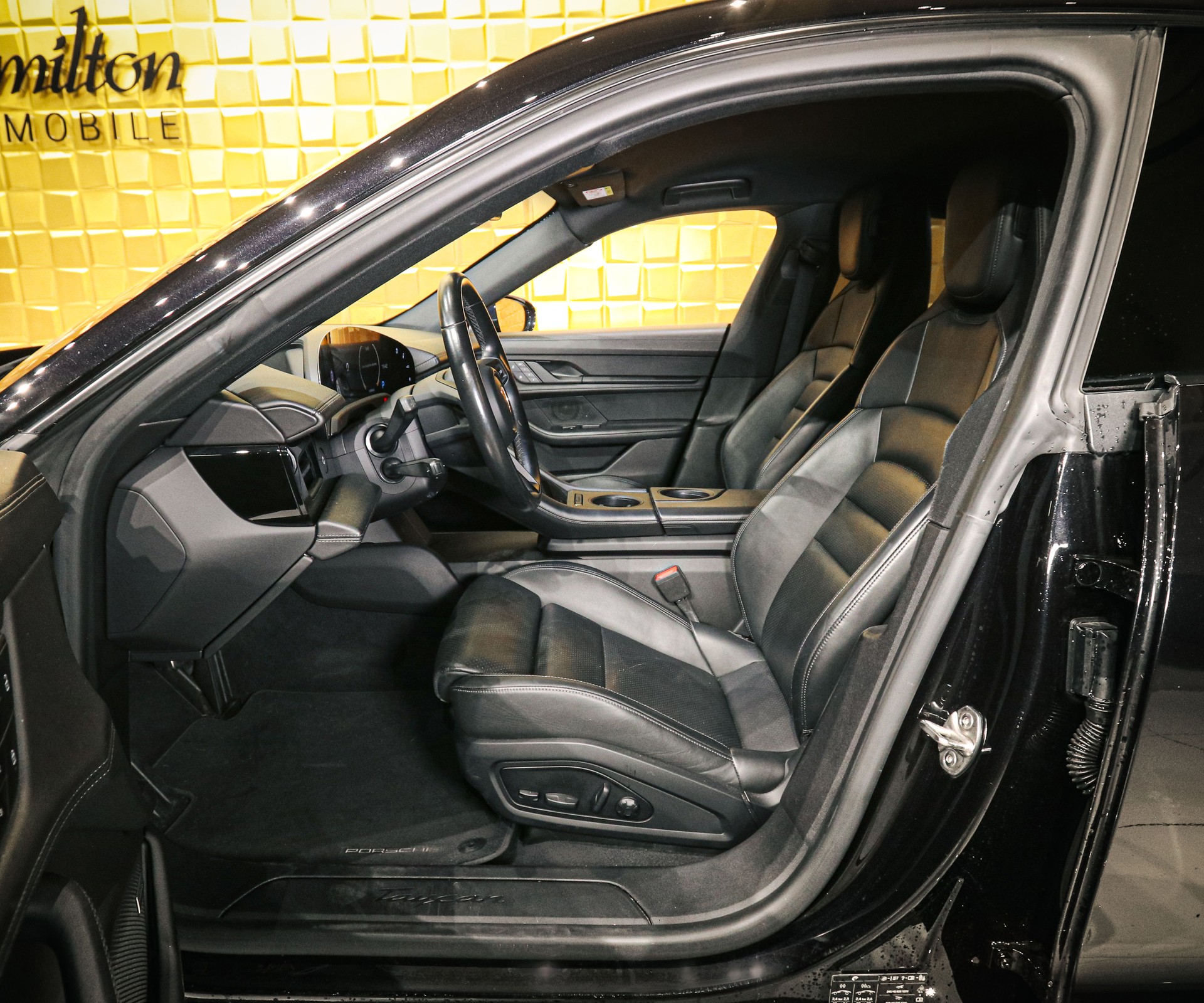 PORSCHE Taycan-image-9