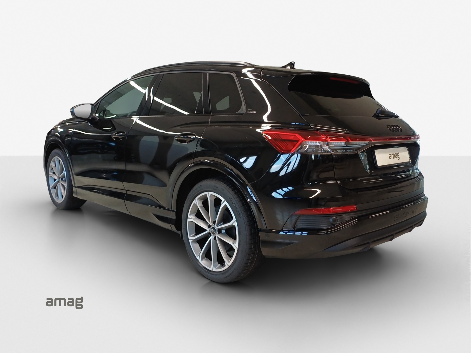 AUDI Q4 e-tron 45 Edition Swiss Ski quattro-image-2