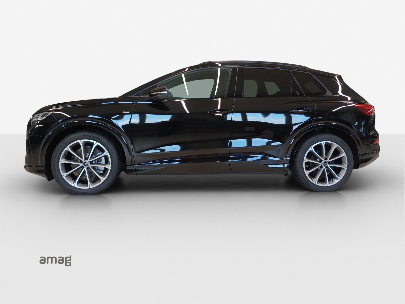 AUDI Q4 e-tron 45 Edition Swiss Ski quattro-image-1