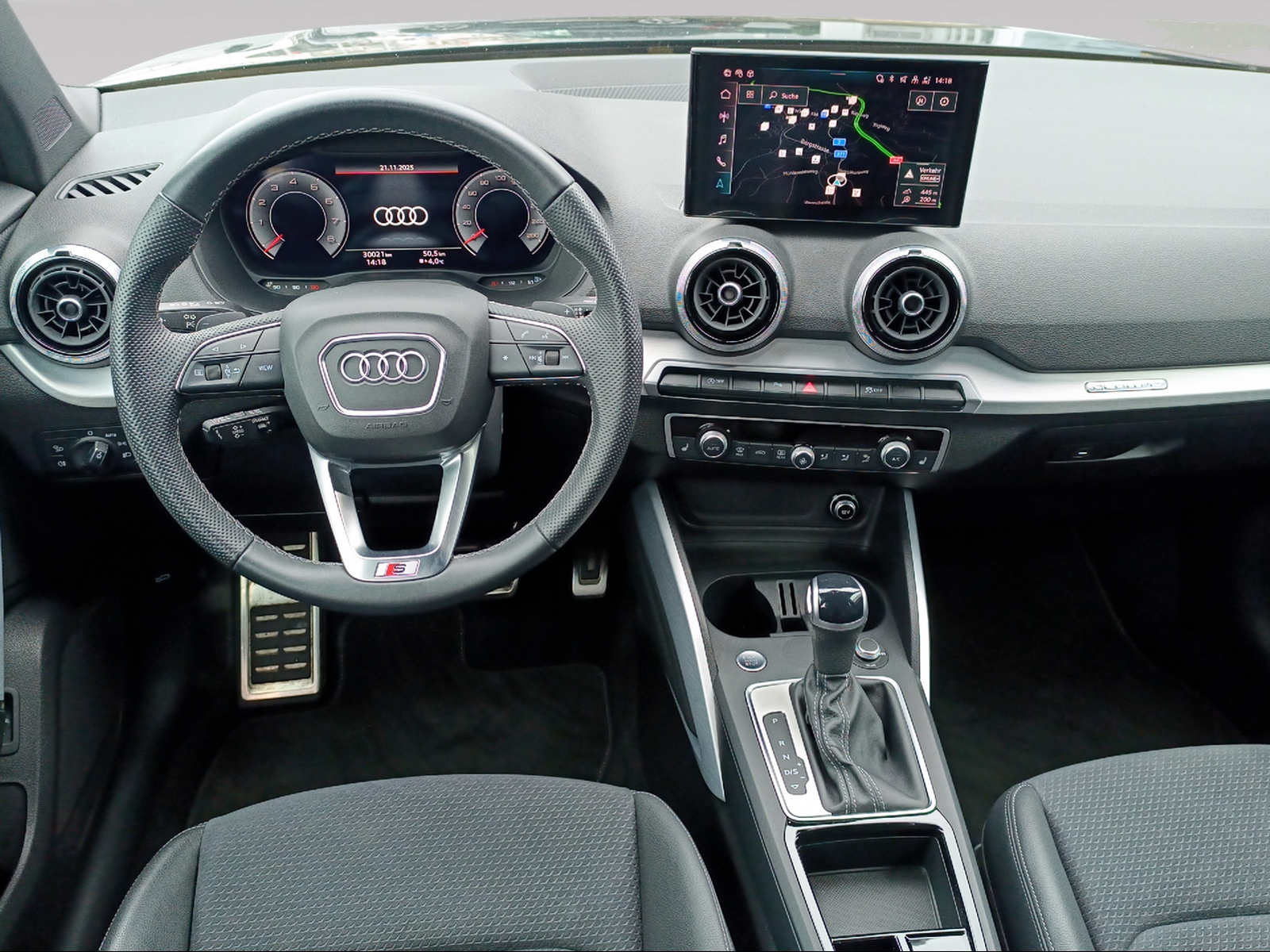 AUDI Q2 40 TFSI S line quattro S-tronic-image-8