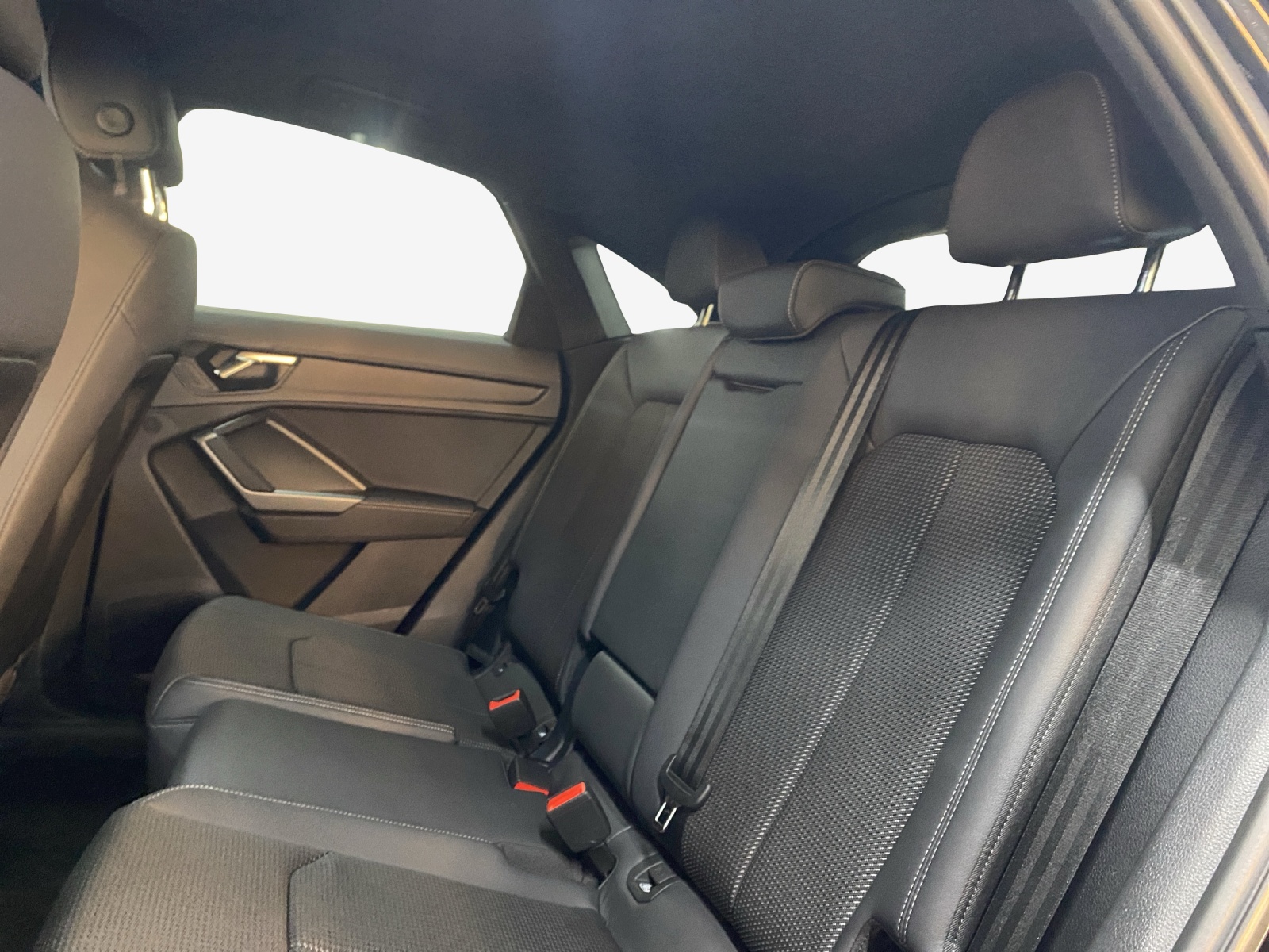 AUDI Q3 Sportback 35 TFSI S line S-tronic-image-11