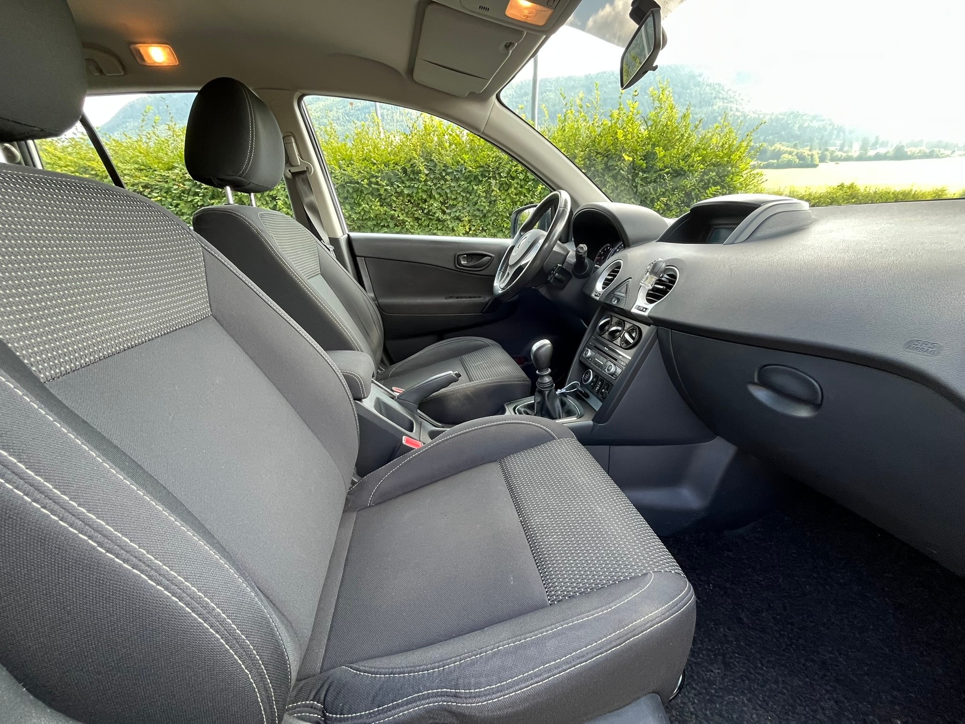 RENAULT Koleos 2.0 dCi Expression 4x4-image-6