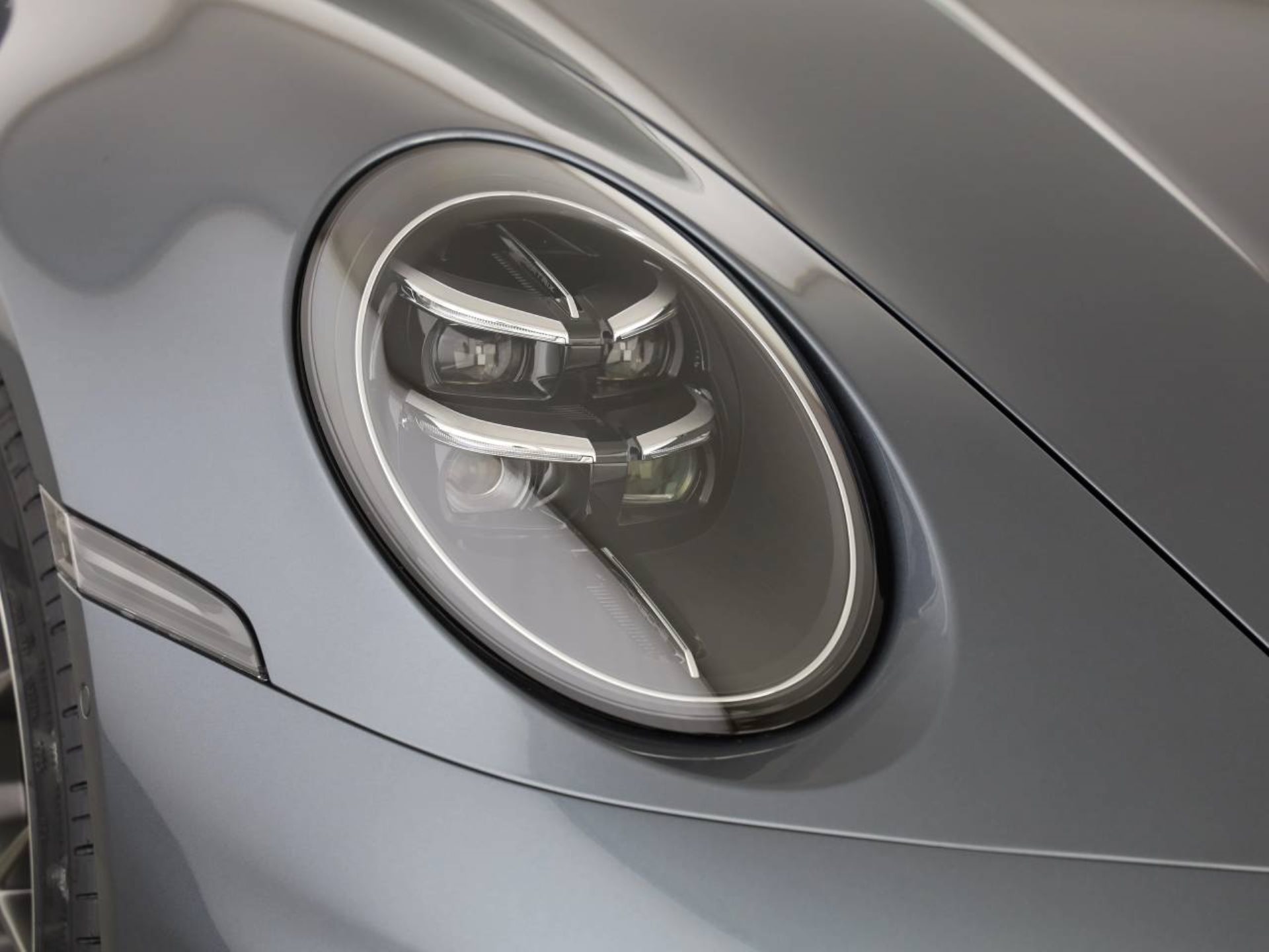 PORSCHE 911 Targa 4S-image-8