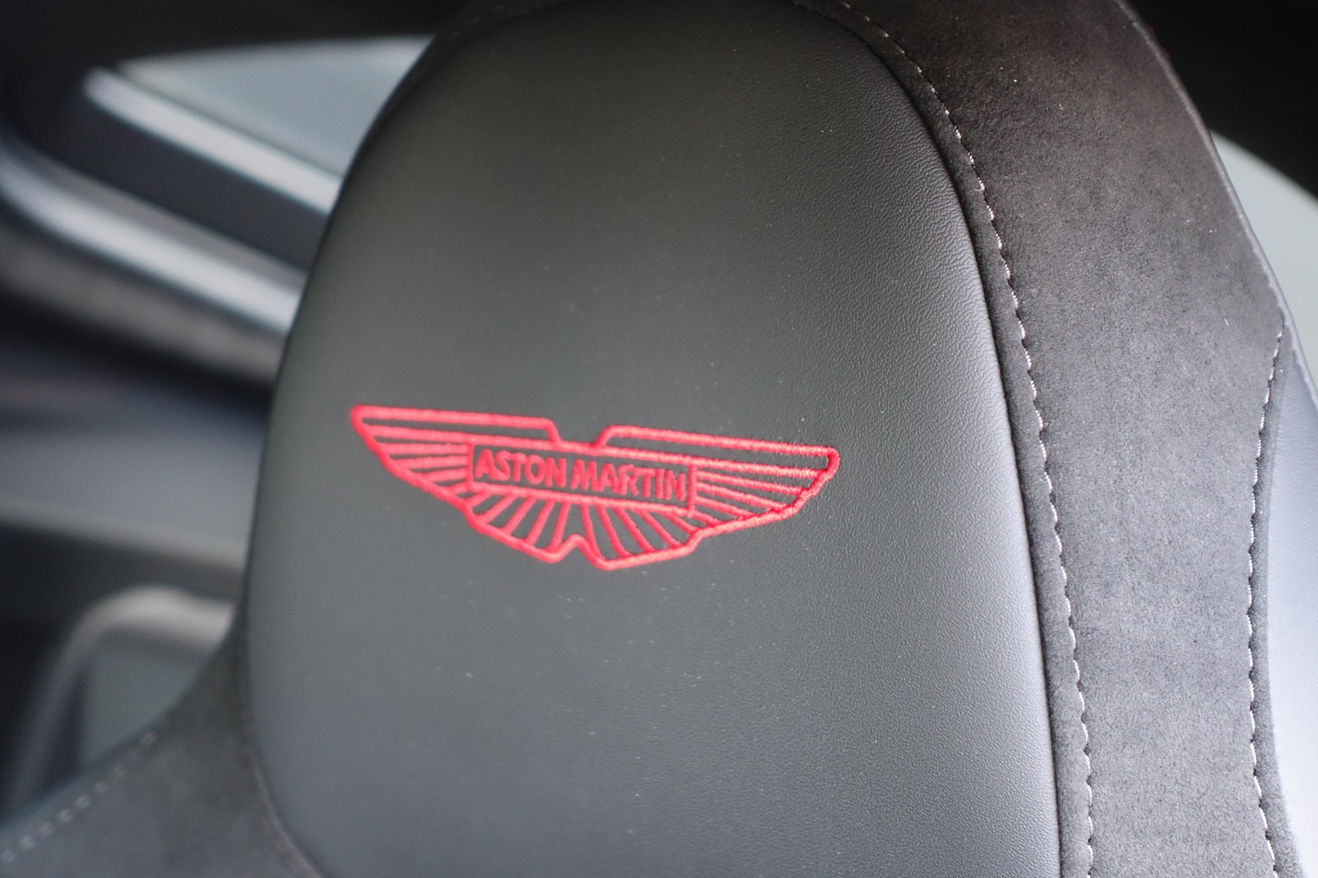 ASTON MARTIN V8 Vantage Coupé 4.0 V8 Bi-Turbo-image-16