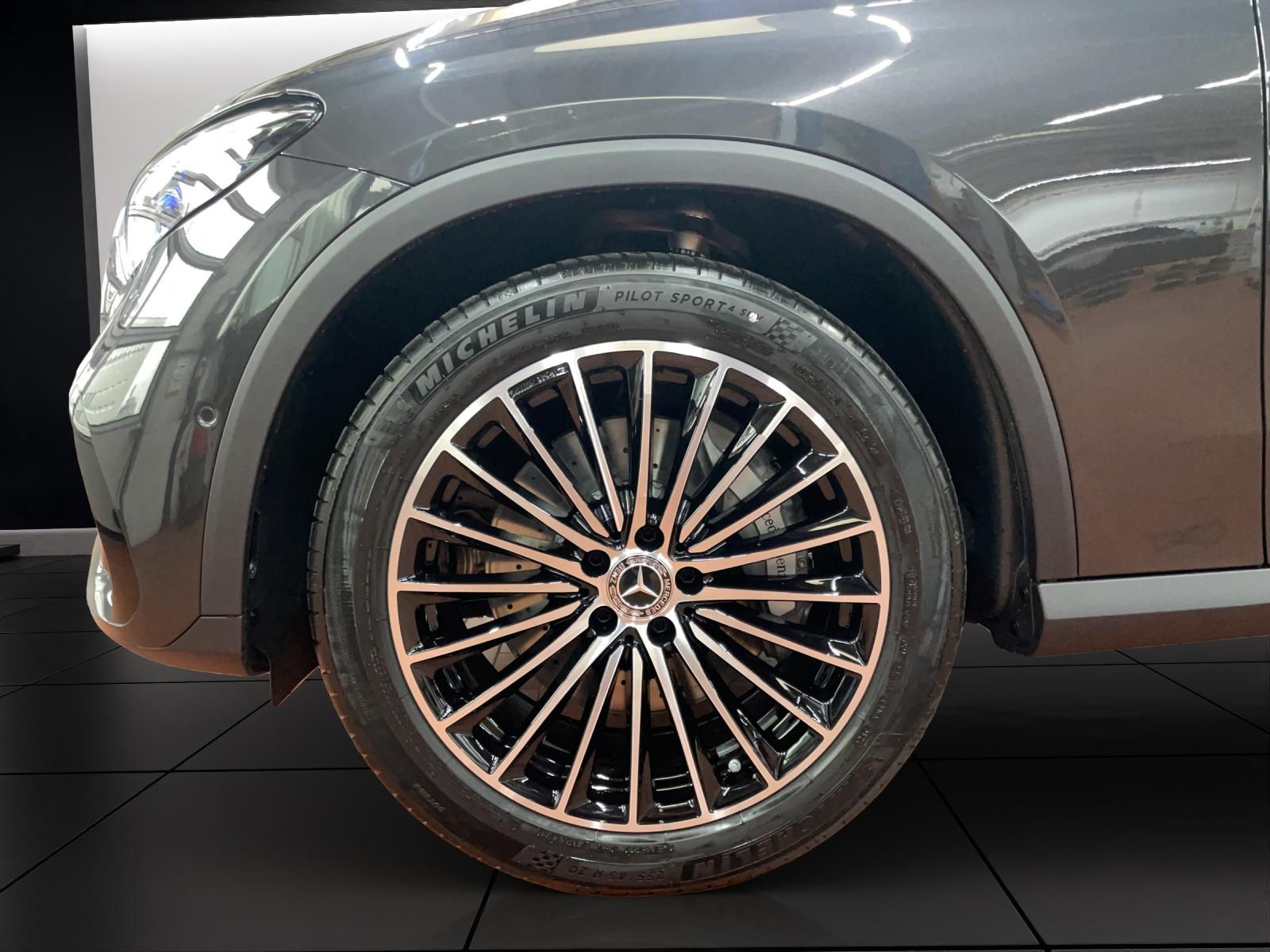 MERCEDES-BENZ GLC 200 4MATIC AMG Line-image-9