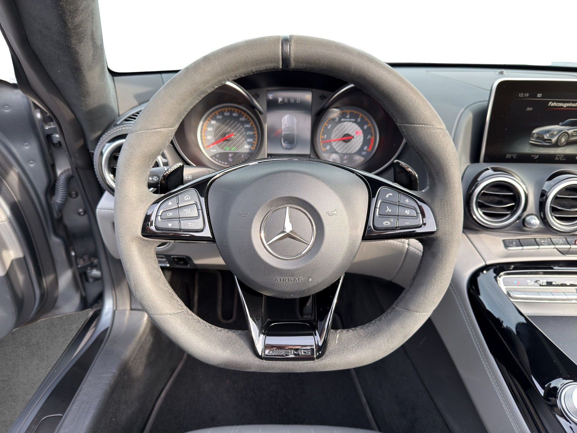 MERCEDES-BENZ AMG GT Roadster Speedshift DCT-image-9