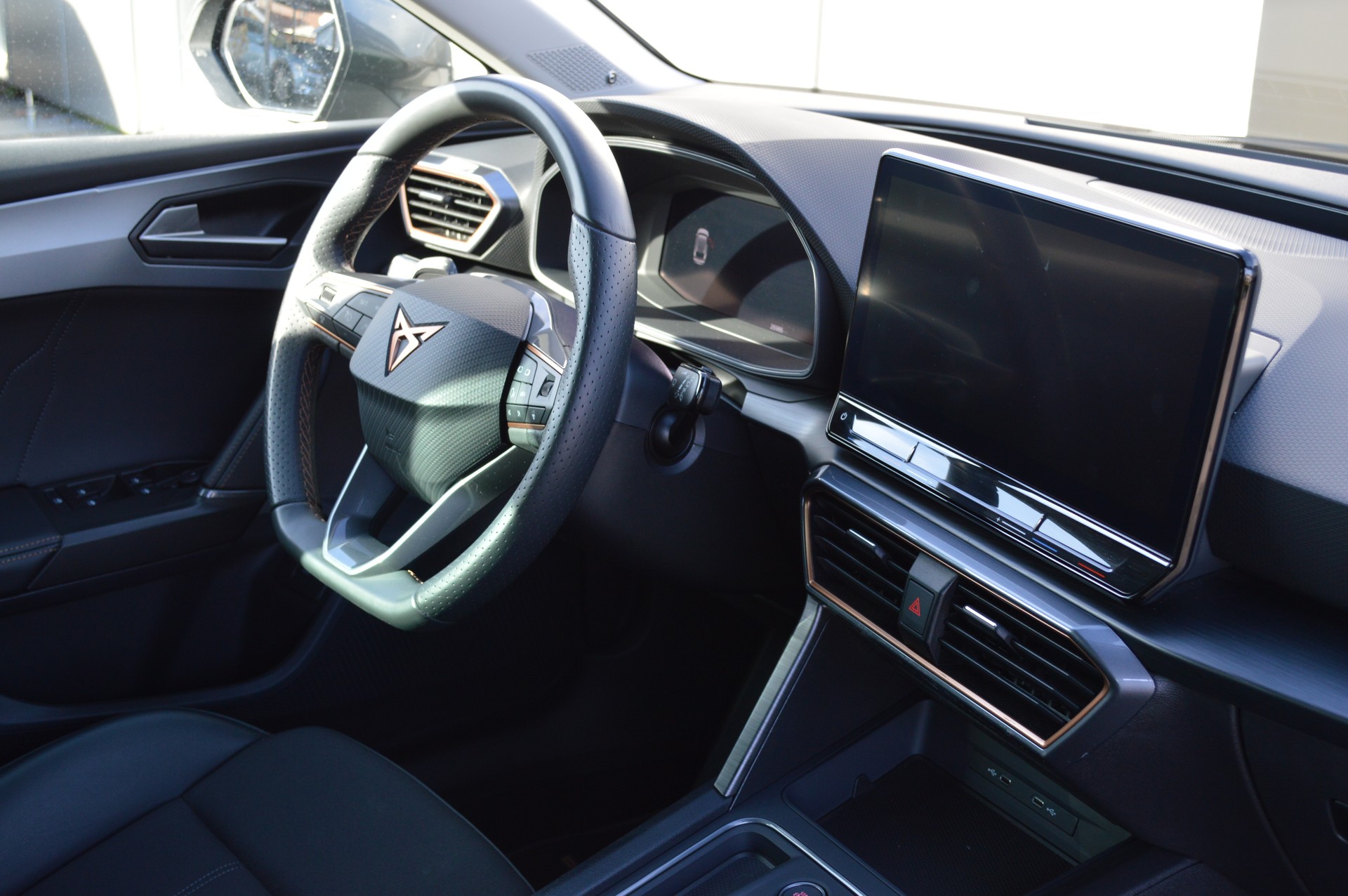CUPRA LEON ST 2.0 TSI DSG-image-14