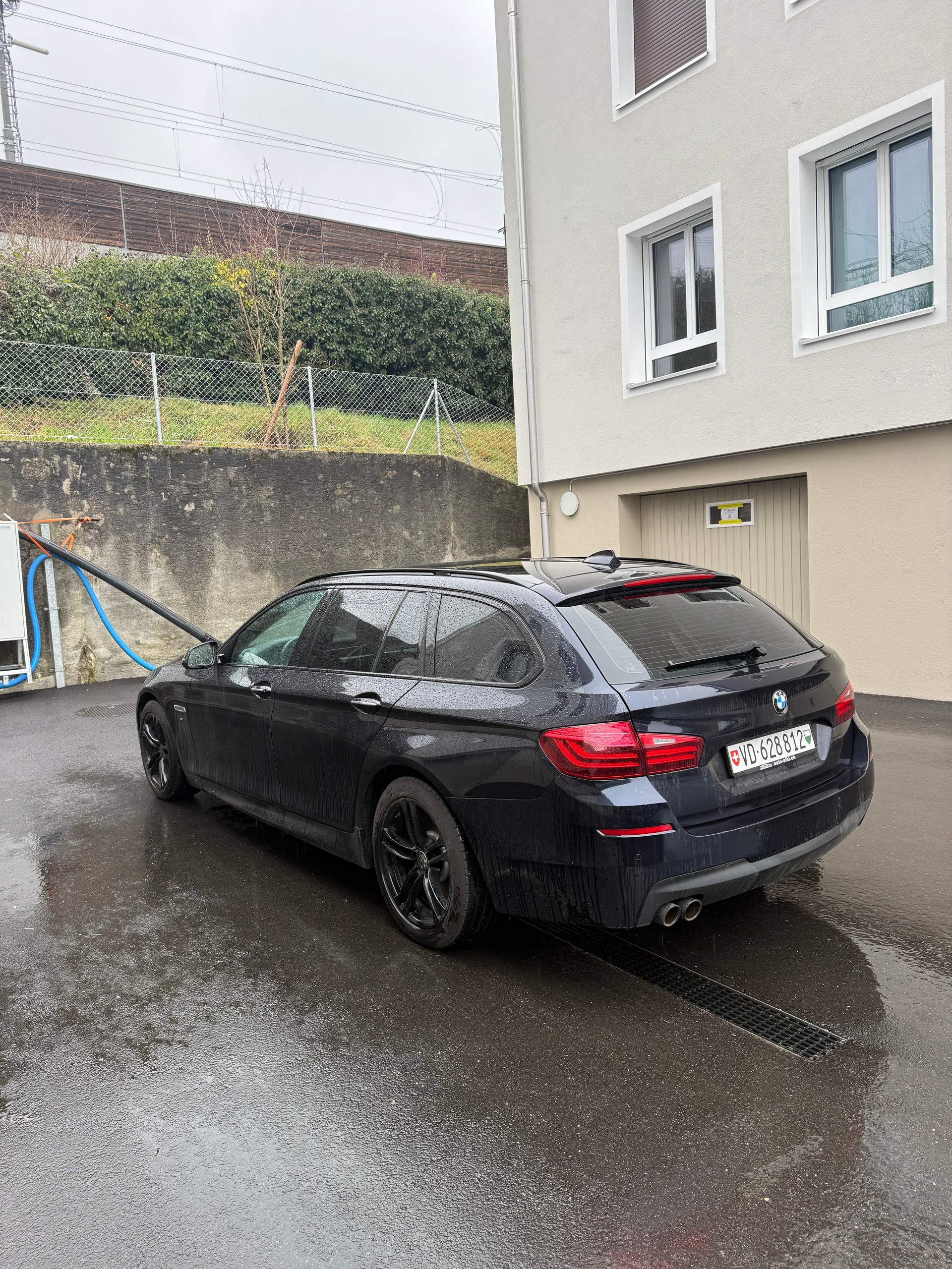 BMW 520d Touring xDrive Luxury Line Steptronic-image-2