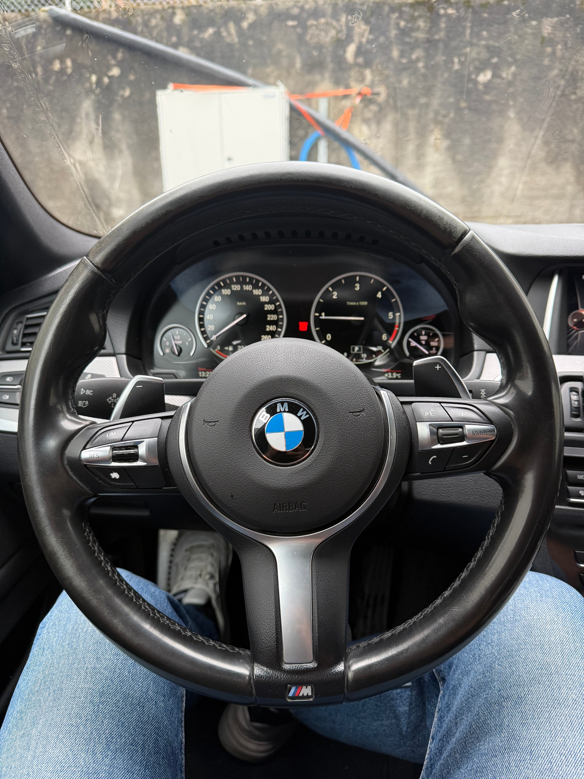 BMW 520d Touring xDrive Luxury Line Steptronic-image-5