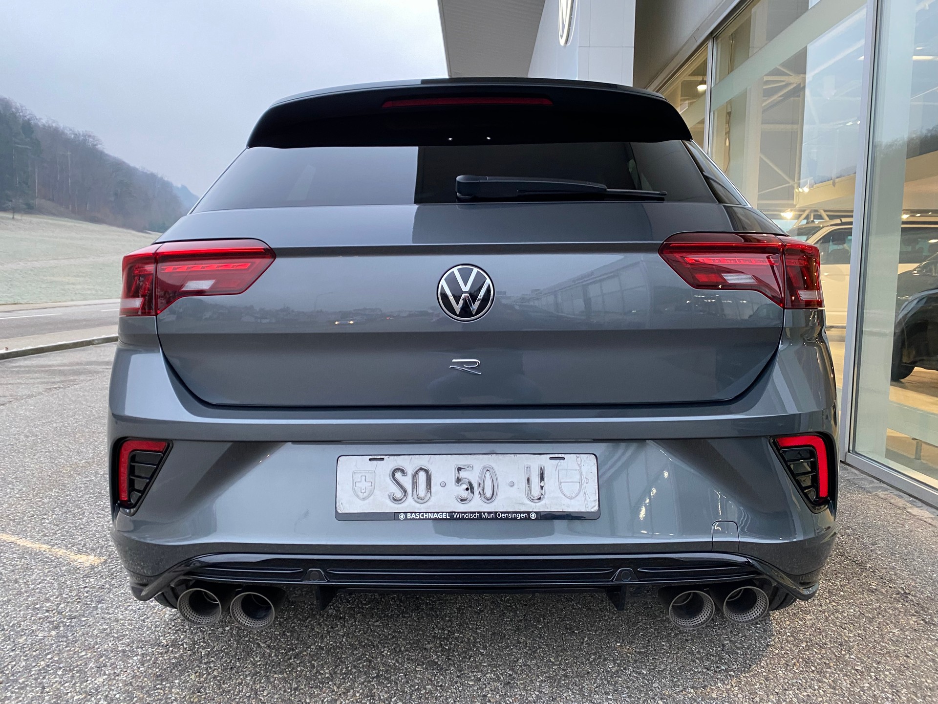 VW T-Roc 2.0 TSI R DSG 4Motion-image-1
