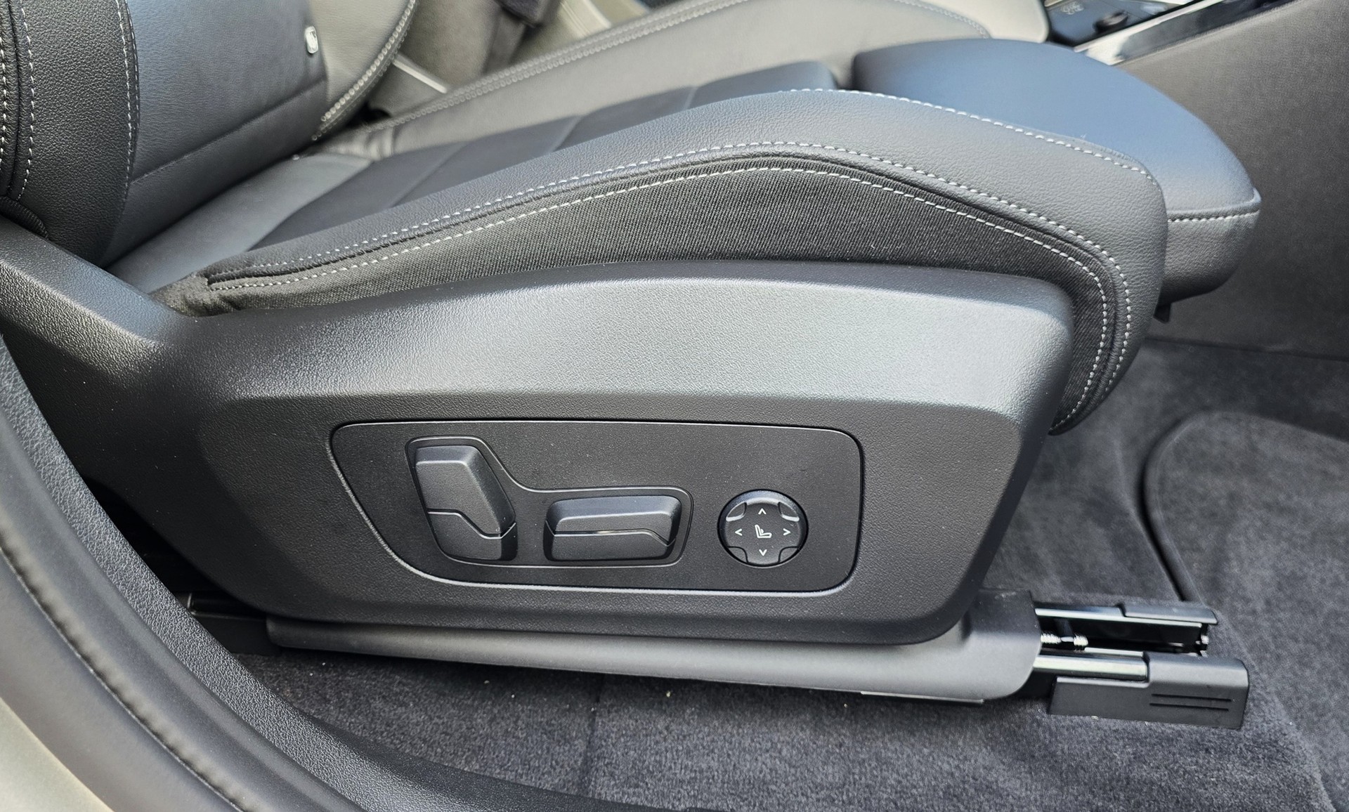 BMW X1 xDrive 30e M Sport Pro-image-12