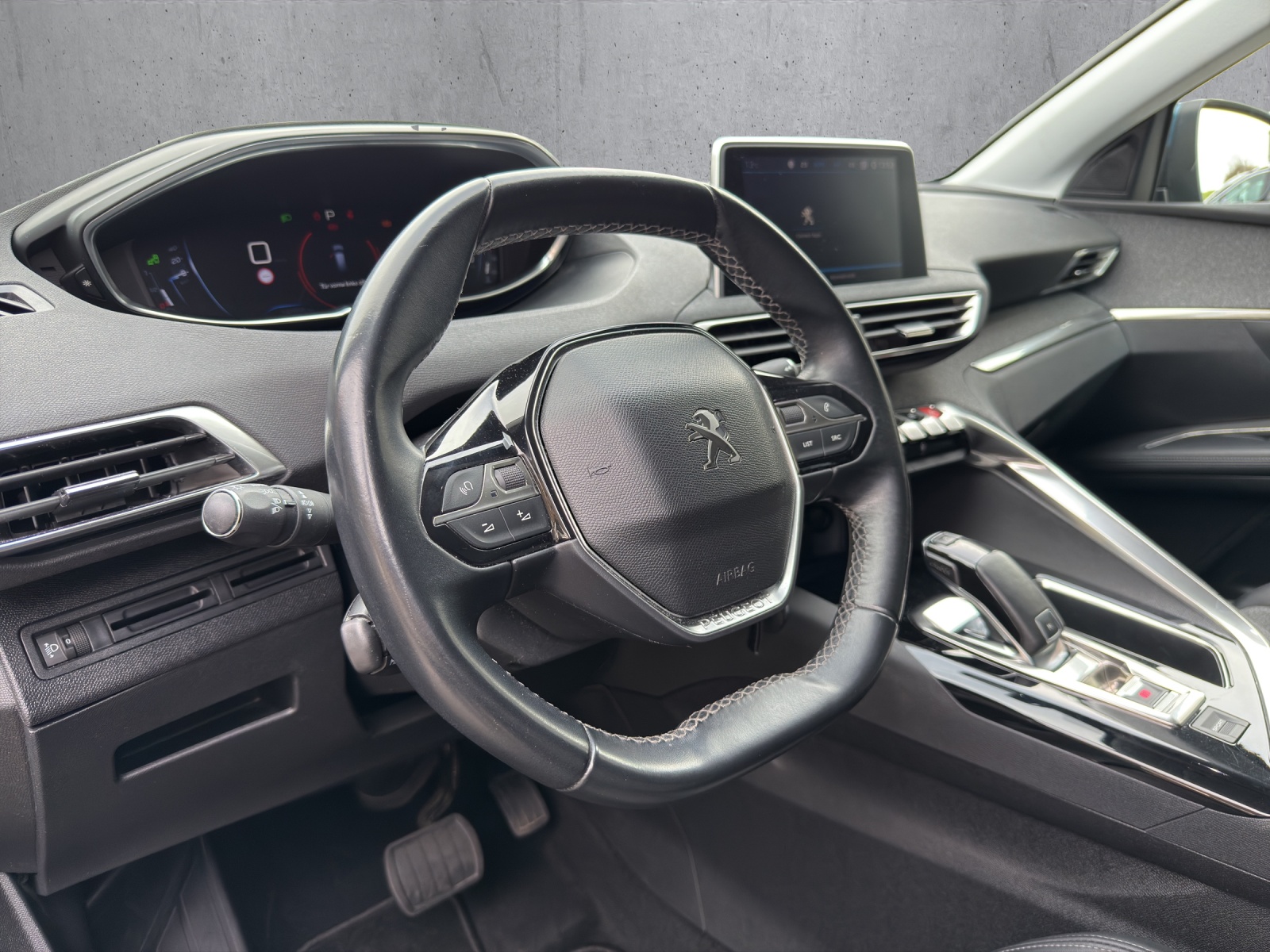 PEUGEOT 5008 1.5 BlueHDi Allure EAT-image-9