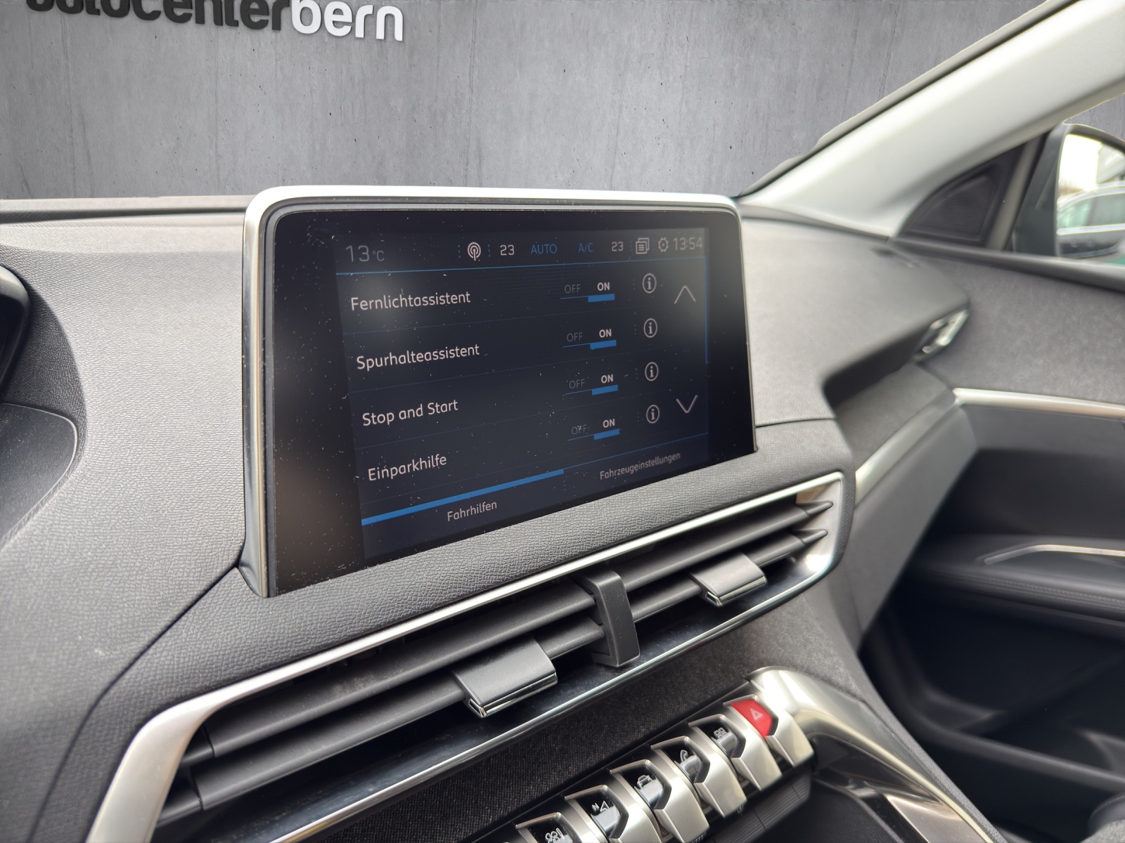 PEUGEOT 5008 1.5 BlueHDi Allure EAT-image-11