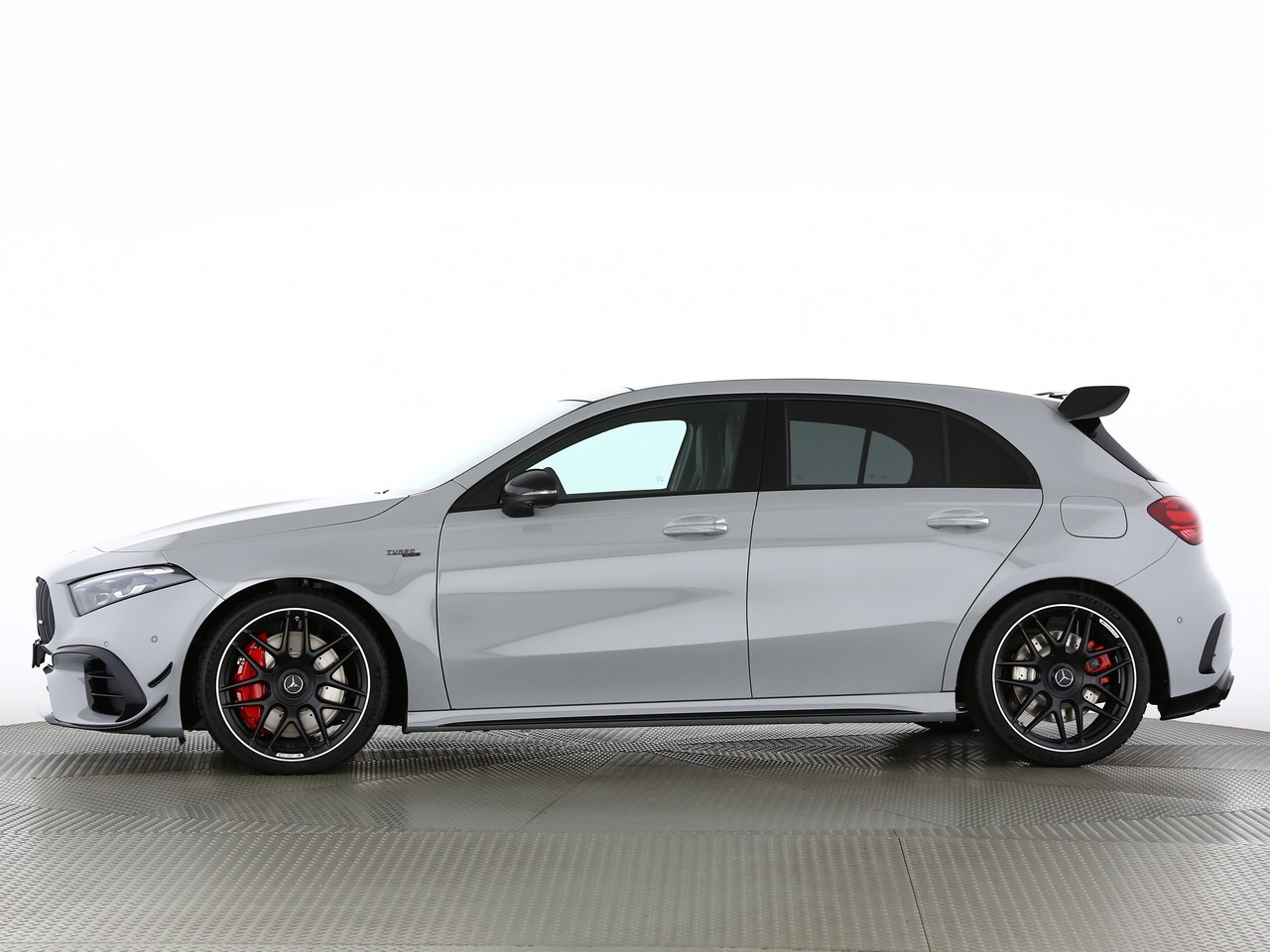 MERCEDES-BENZ A AMG 45 S 4Matic+ 8G-DCT-showroom-element-2