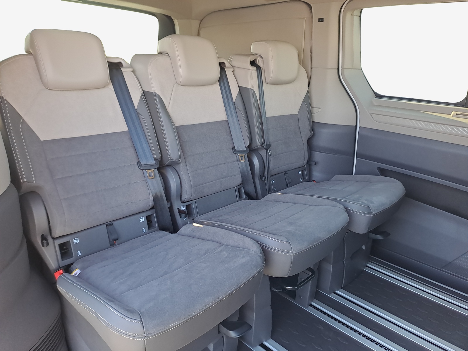 VW California 2.0 TDI Beach Tour-image-13
