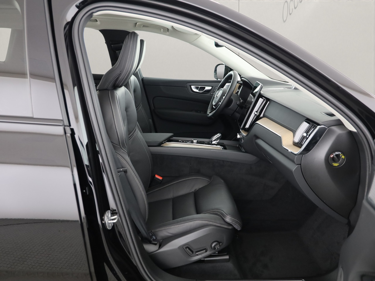 VOLVO XC60 2.0 T8 TE Ultra Dark eAWD-image-6
