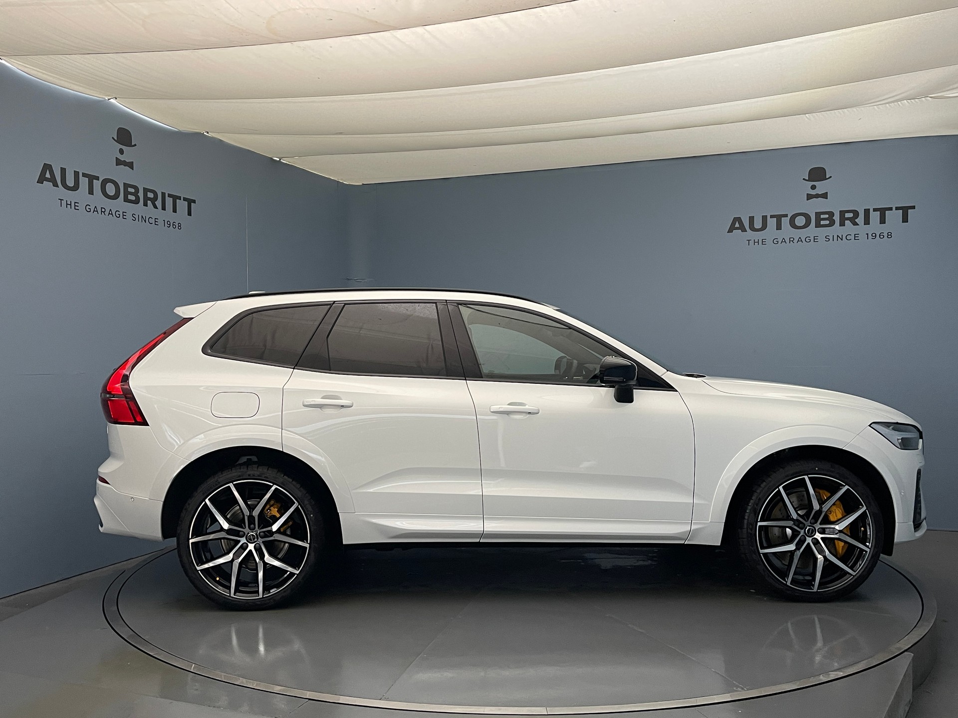 VOLVO XC60 2.0 T8 TE Polestar eAWD-image-1