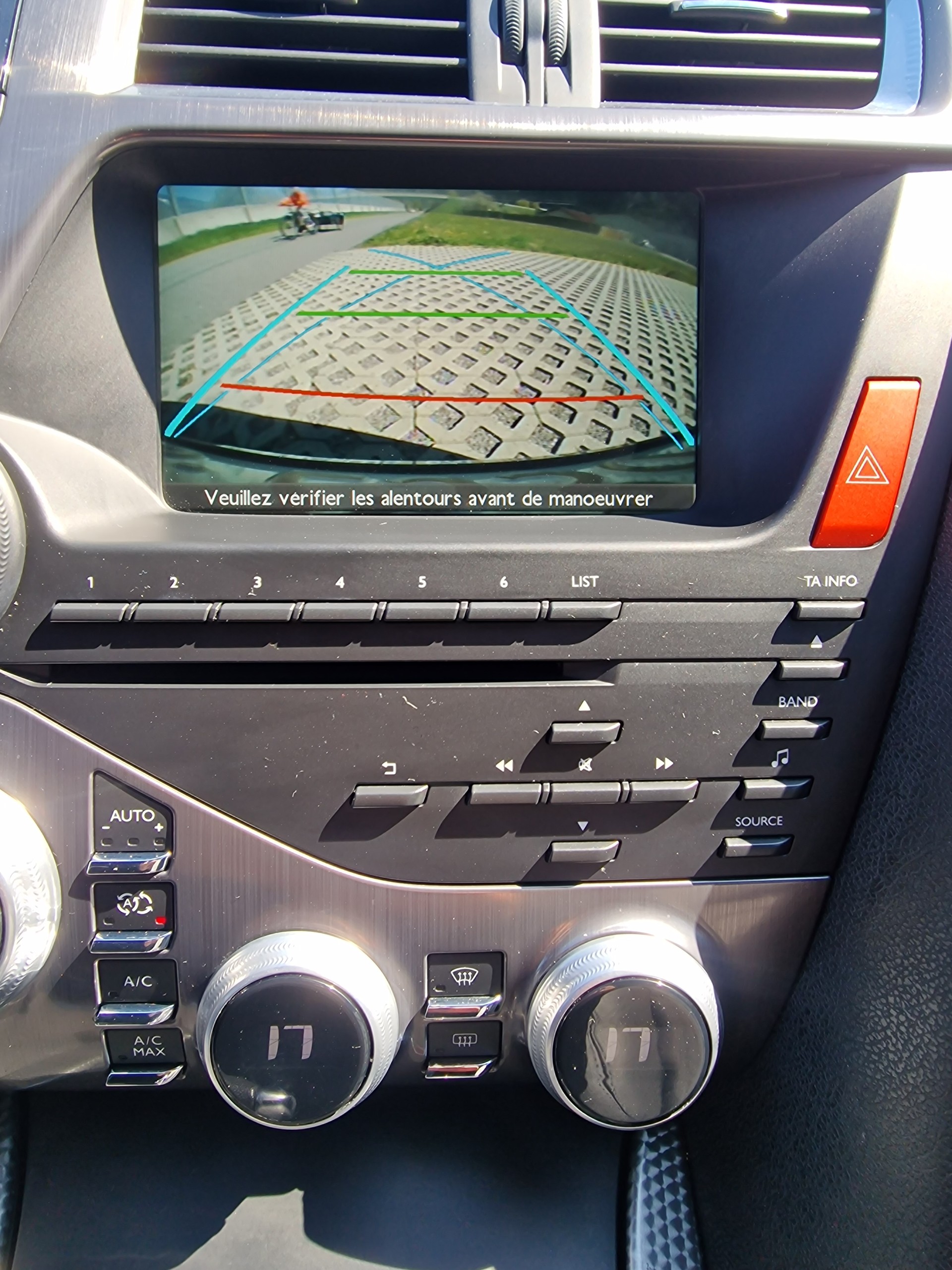 DS AUTOMOBILES DS5 HYbrid4 200 Chic EGS6-image-9