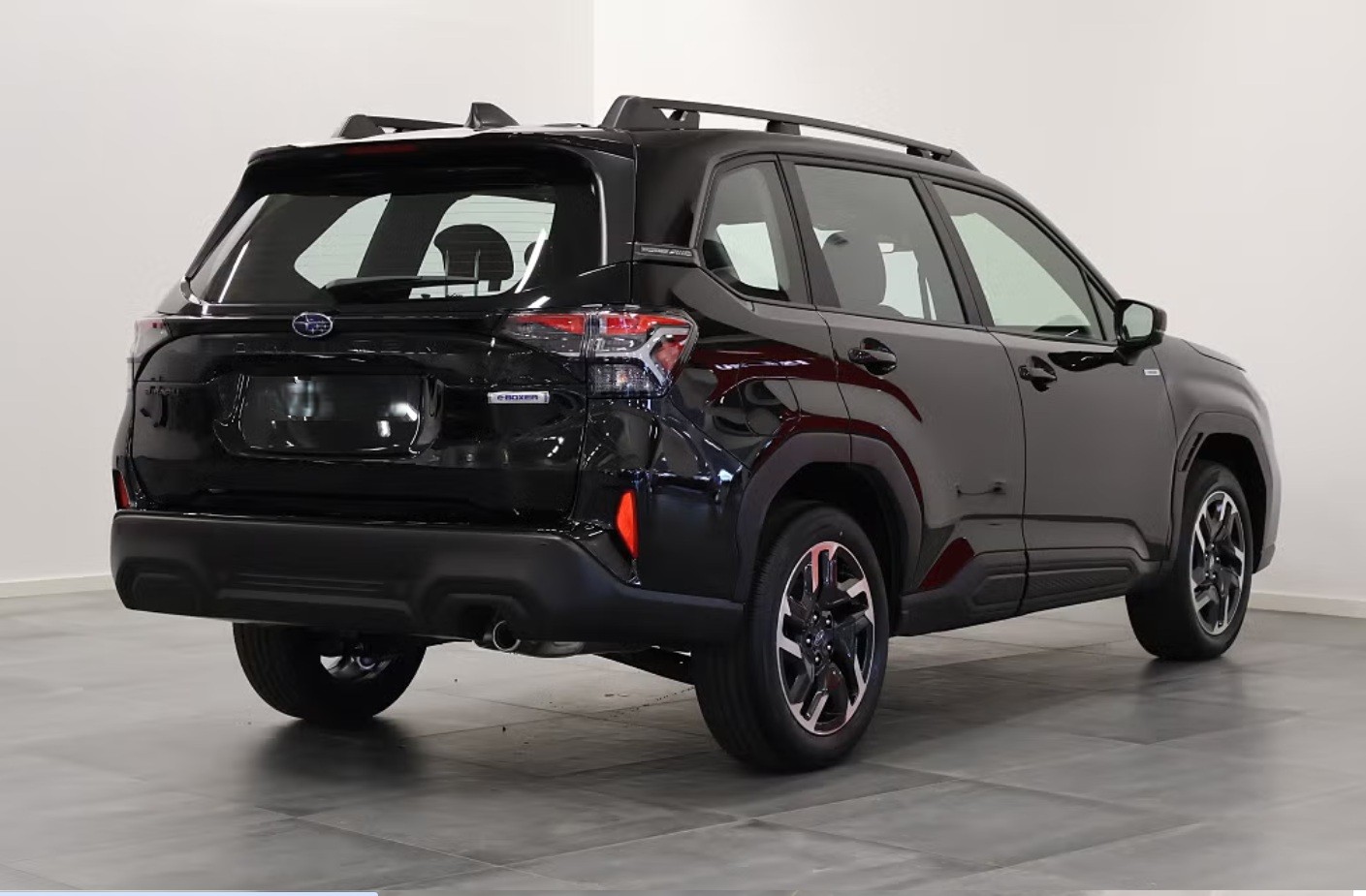 SUBARU Forester 2.0i e-Boxer Advantage Lineartronic-showroom-element-2