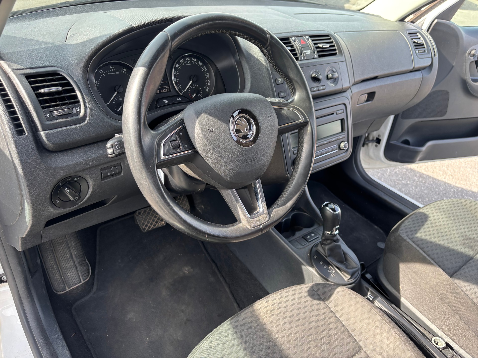 SKODA Fabia 1.2 TSI Ambition Plus DSG-image-8