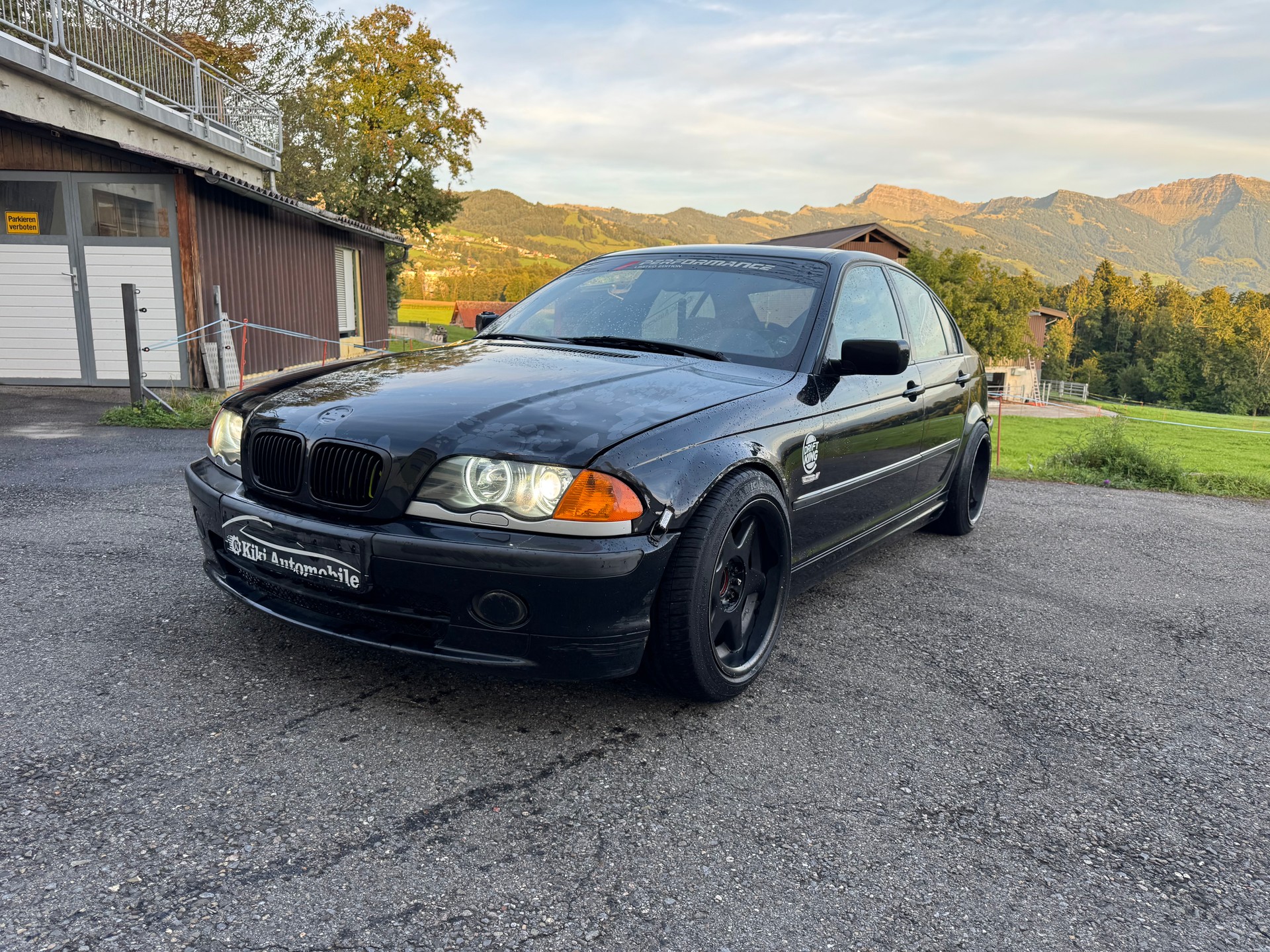 BMW 330i