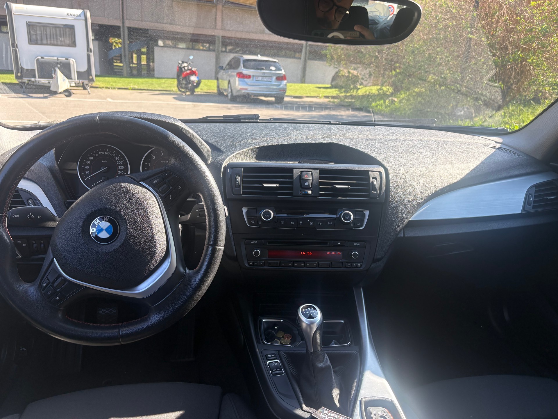 BMW 118i Sport Line-image-8