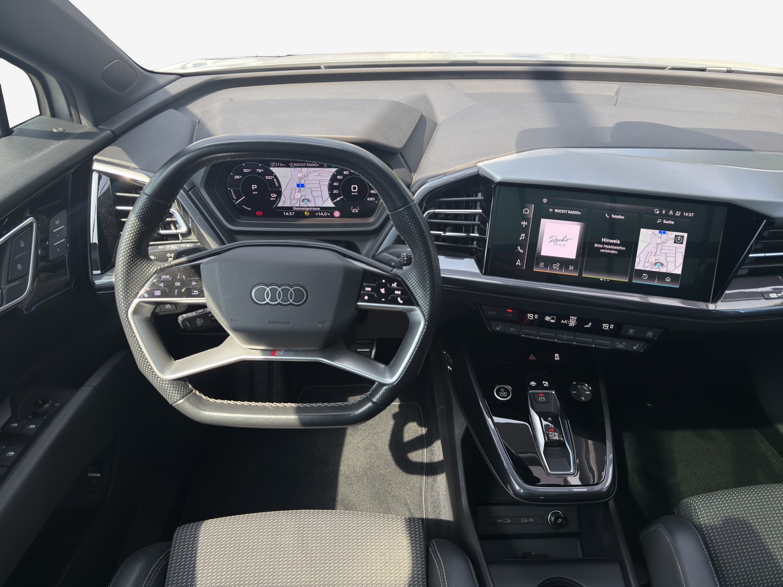 AUDI Q4 e-tron 50 quattro-image-9