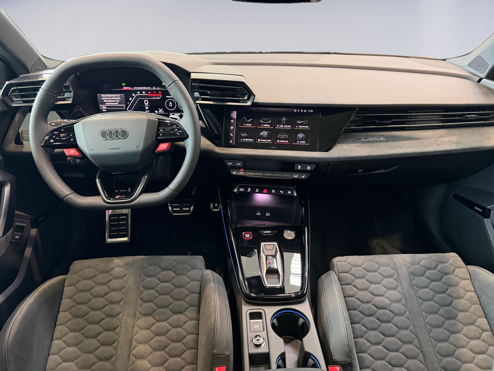 AUDI RS3 Limousine 2.5 TSI quattro S-tronic-image-8