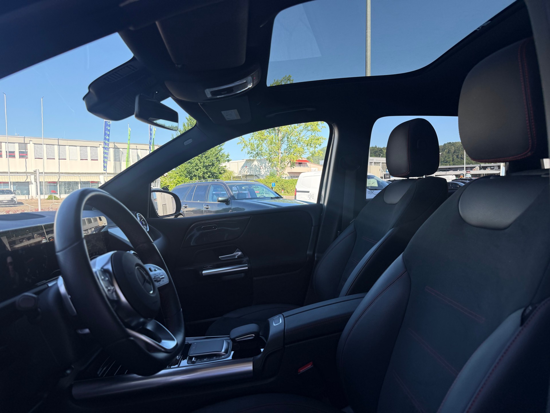MERCEDES-BENZ B 200 AMG Line 7G-DCT-image-3