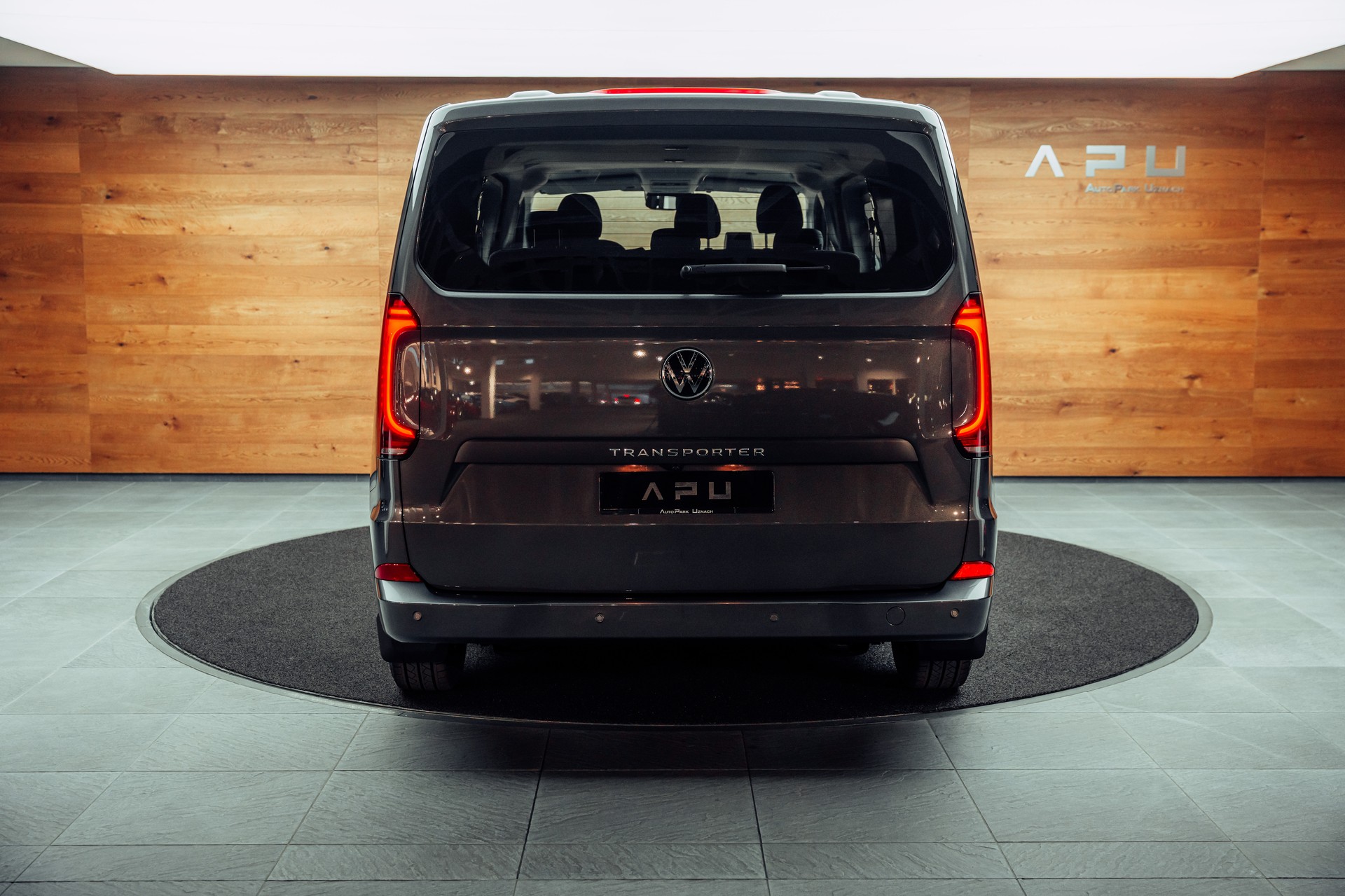 VW Transporter 2.0 TDI Edition Lang Automat-image-19