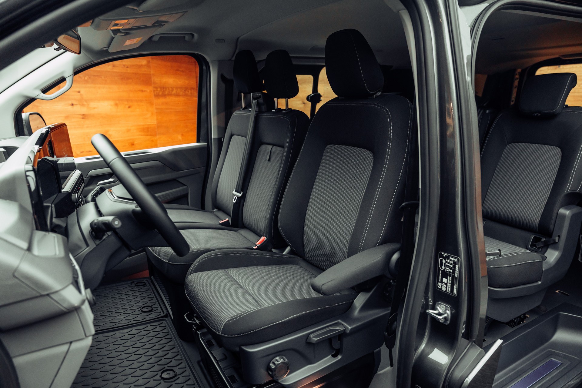 VW Transporter 2.0 TDI Edition Lang Automat-image-5