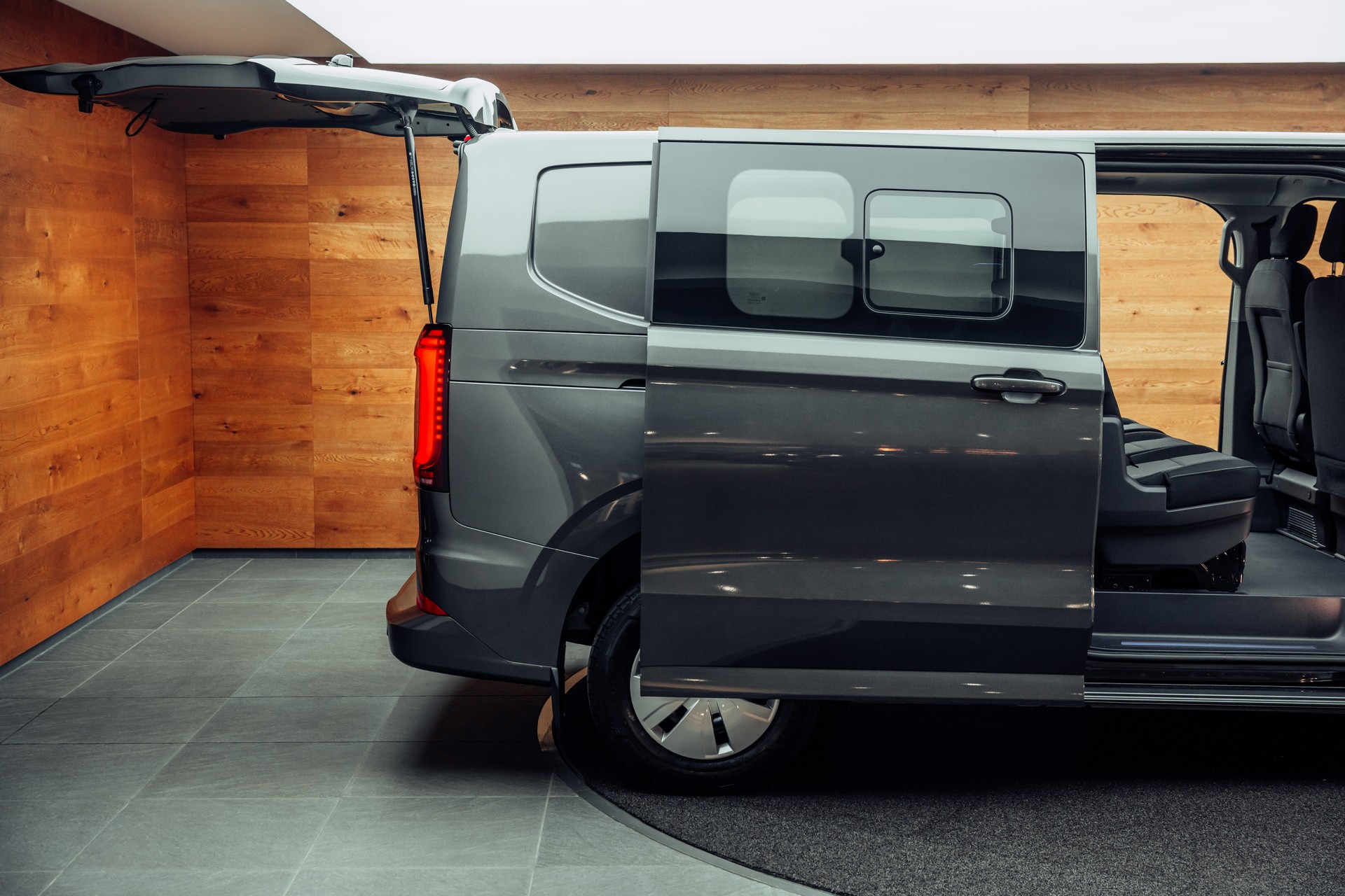 VW Transporter 2.0 TDI Edition Lang Automat-image-17