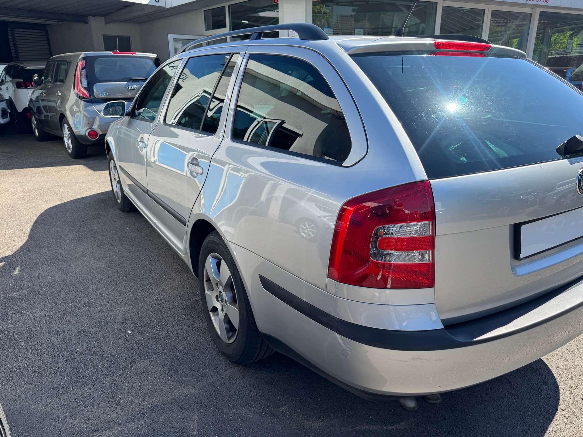 SKODA Octavia 2.0 TDI Ambiente-image-4