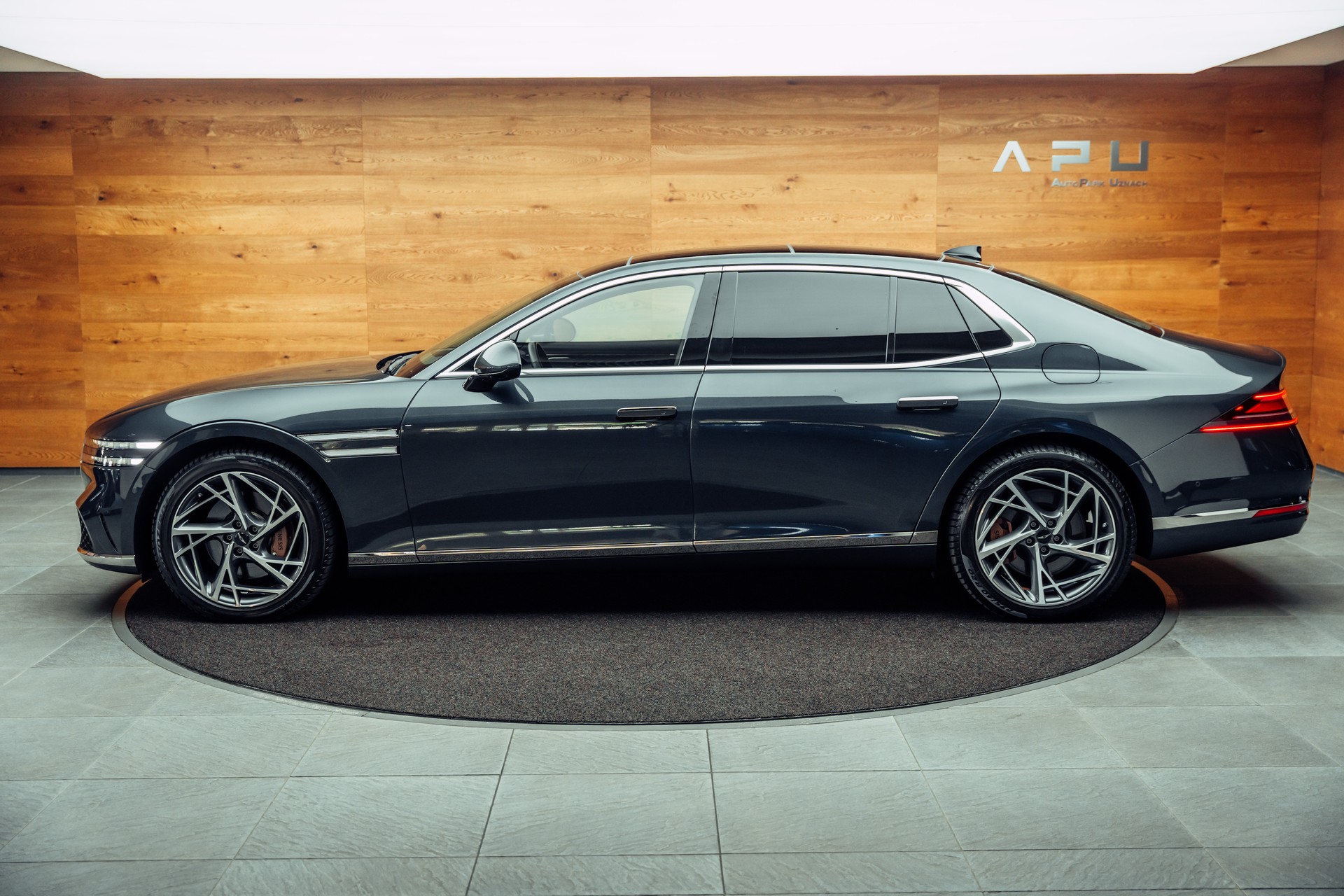 GENESIS G90 Luxury Plus AWD-image-10
