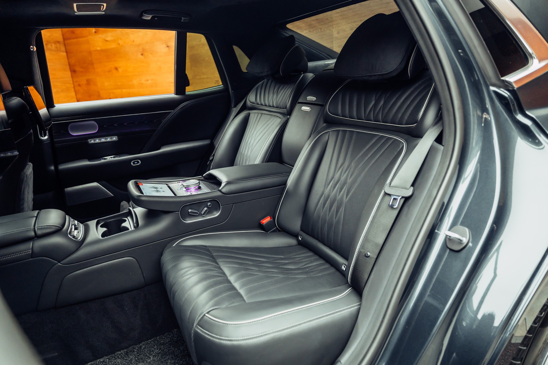 GENESIS G90 Luxury Plus AWD-image-7
