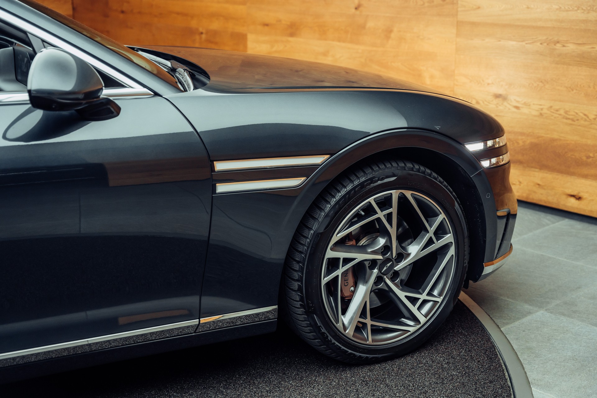 GENESIS G90 Luxury Plus AWD-image-22