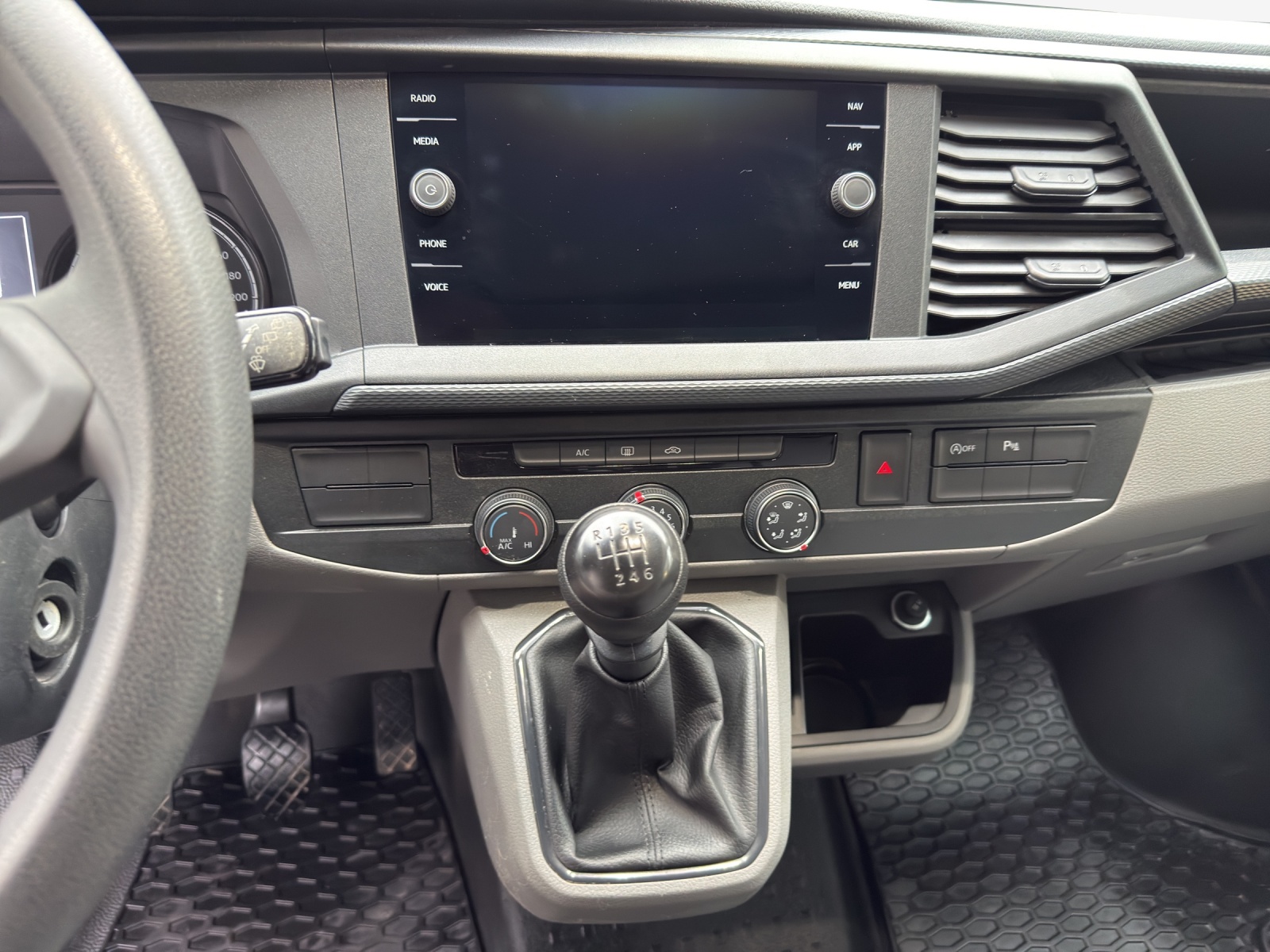 VW T6.1 2.0 TDI-image-10