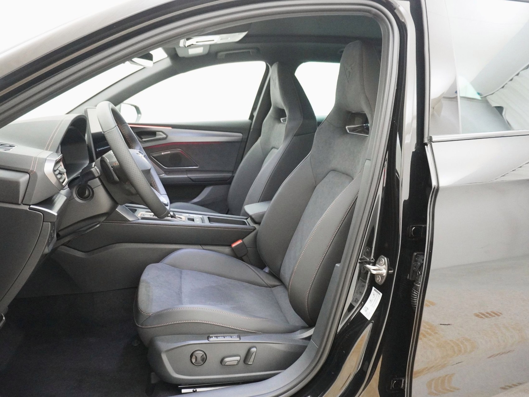 CUPRA Leon ST 2.0 TSI VZ 4Drive DSG-image-13
