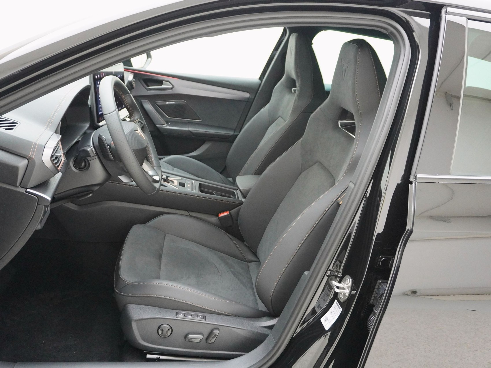 CUPRA Leon ST 2.0 TSI VZ 4Drive DSG-image-13