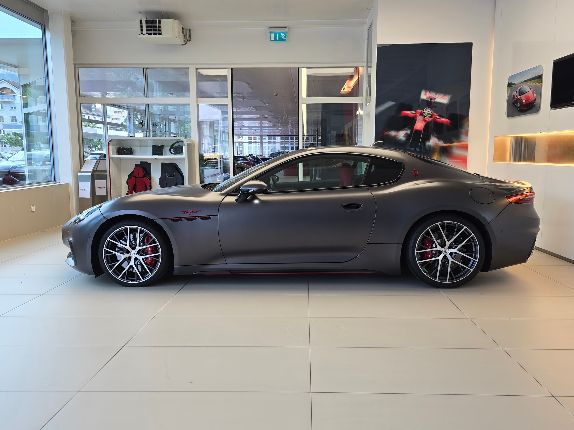 MASERATI GranTurismo Trofeo Automatica-image-7