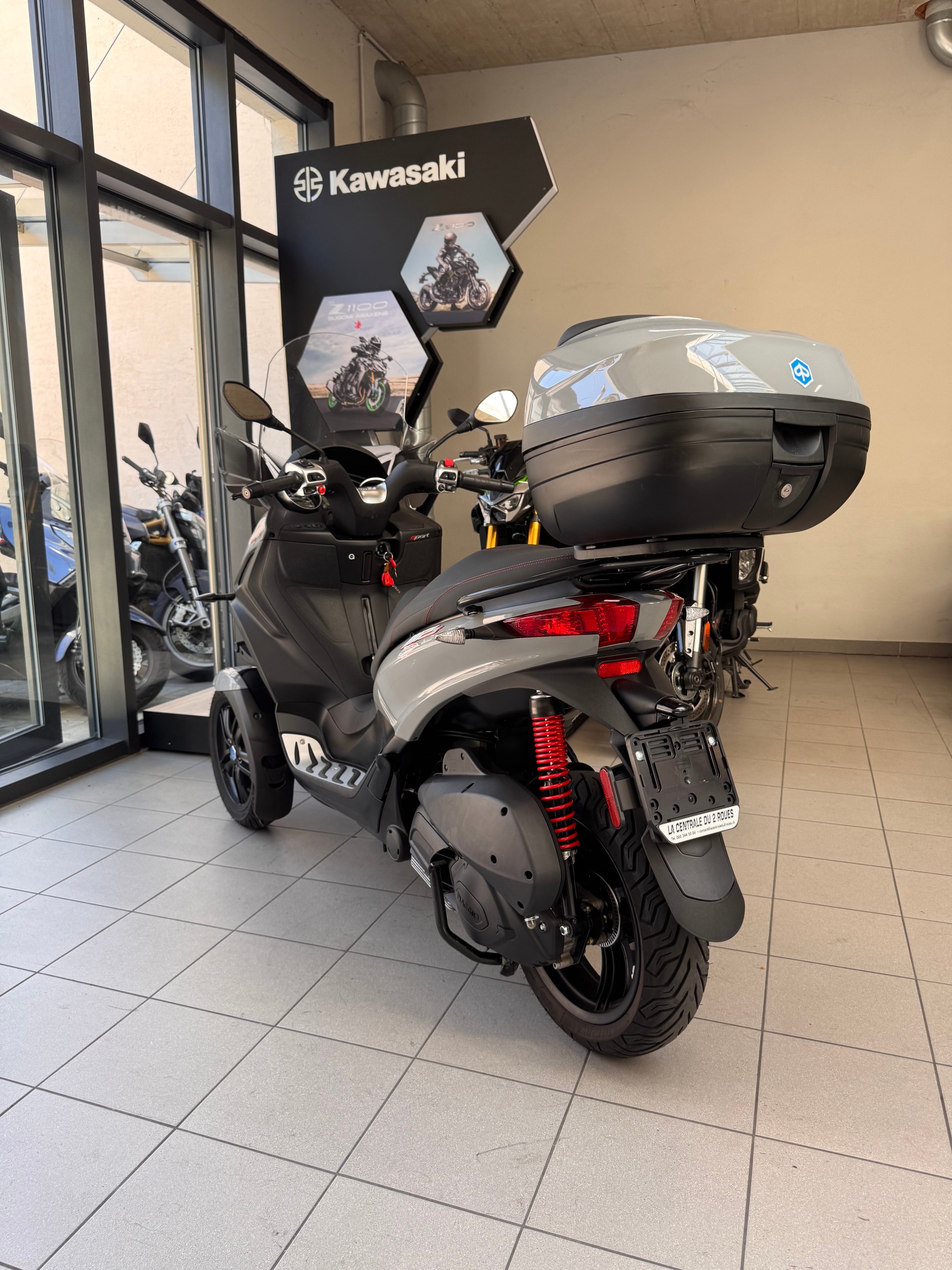 PIAGGIO MP3 300 Sport-image-2