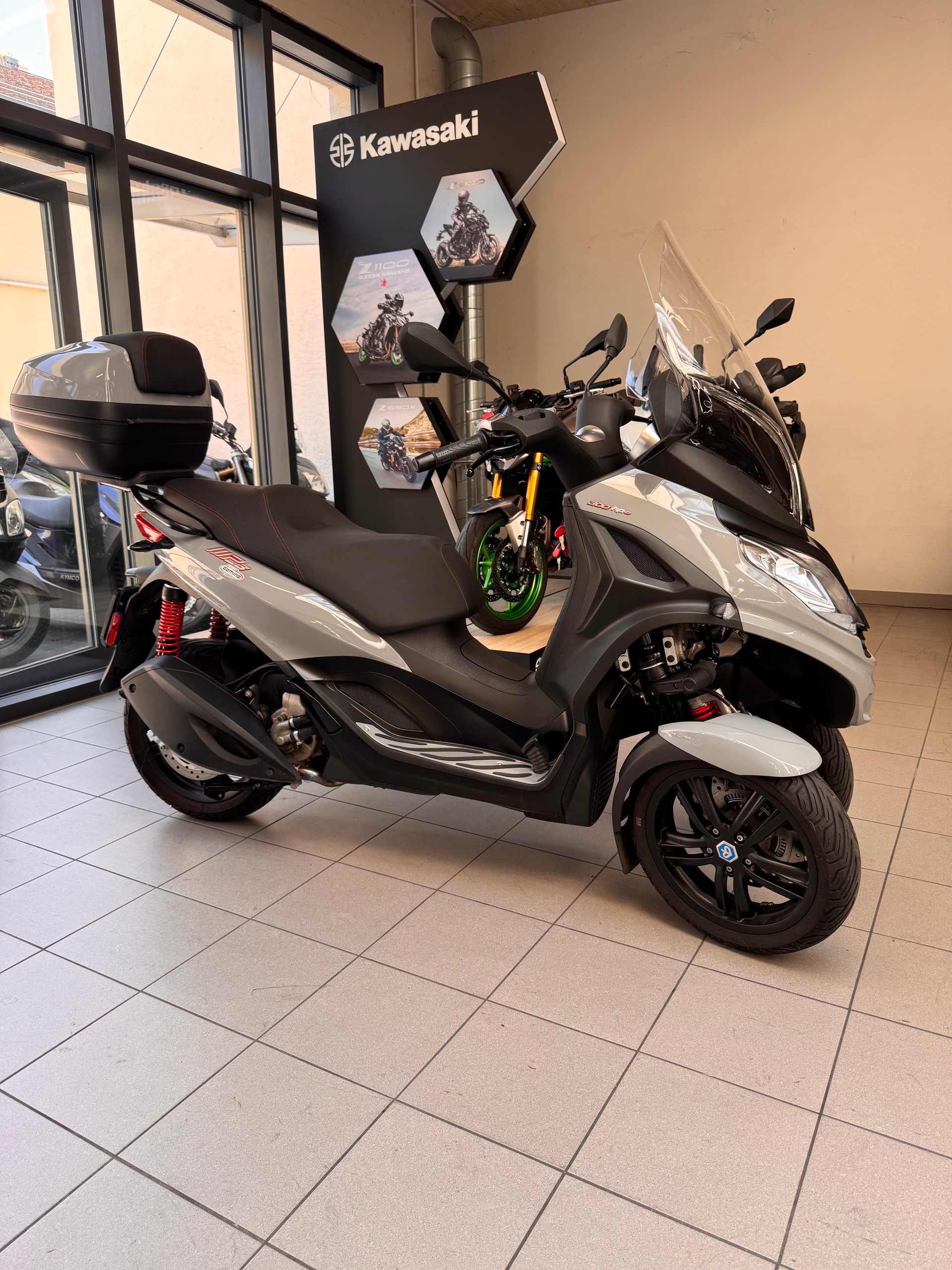 PIAGGIO MP3 300 Sport