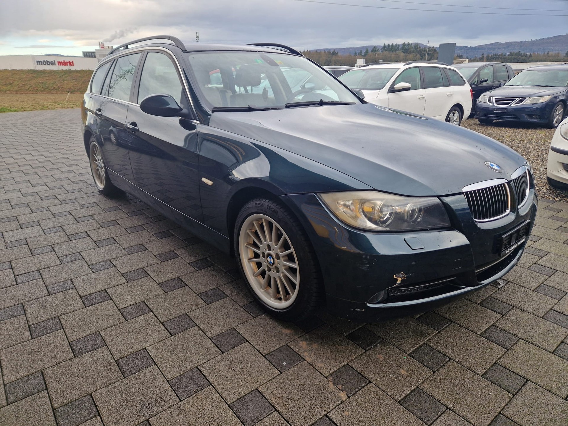 BMW 325xi Touring-image-2