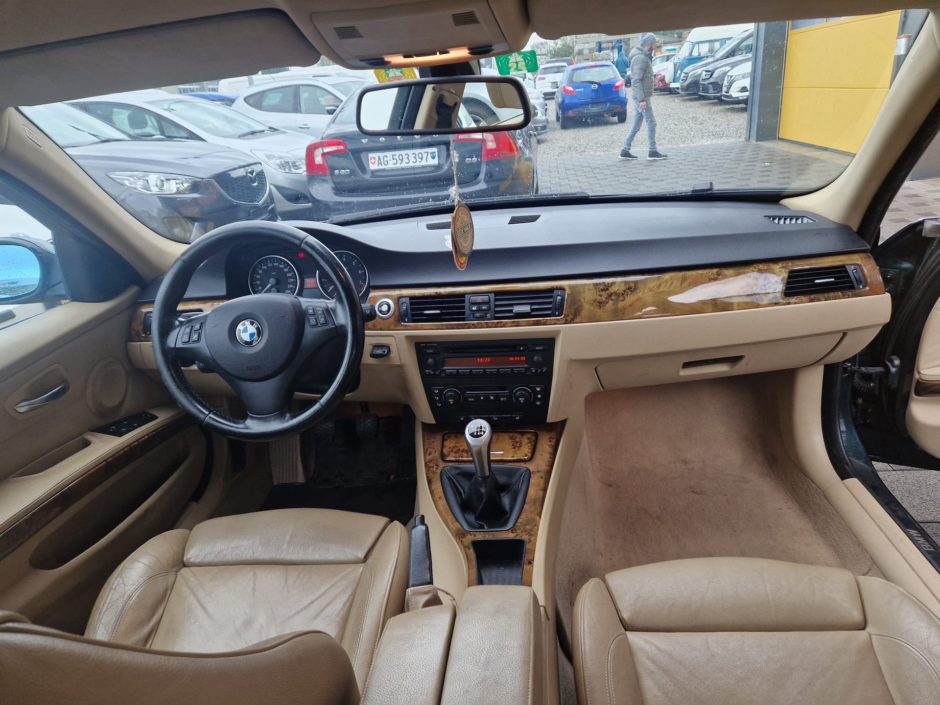 BMW 325xi Touring-image-7
