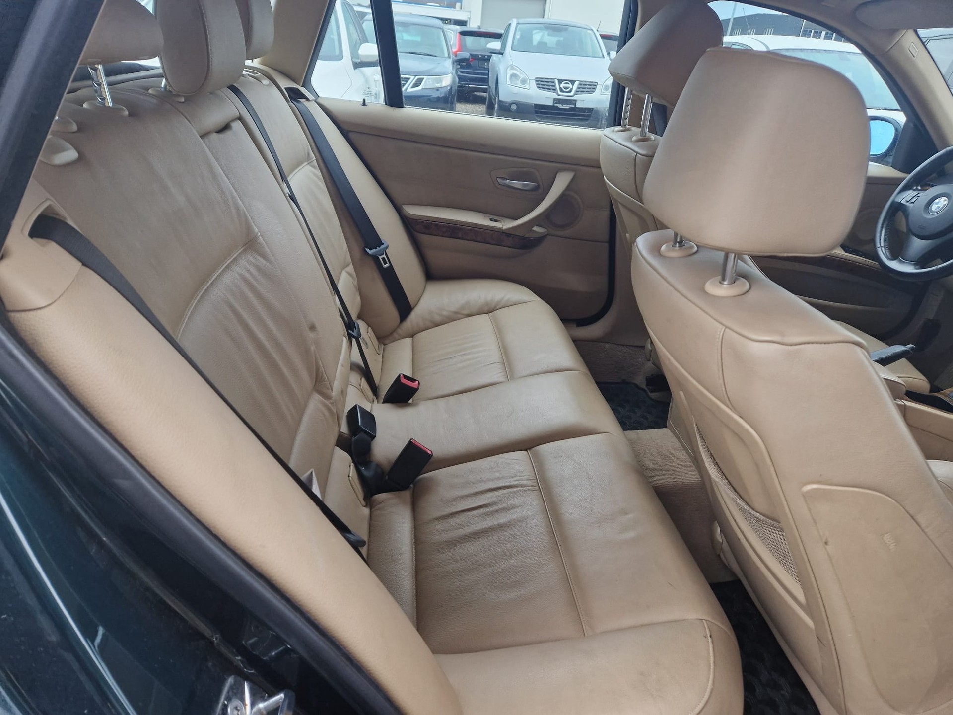 BMW 325xi Touring-image-9