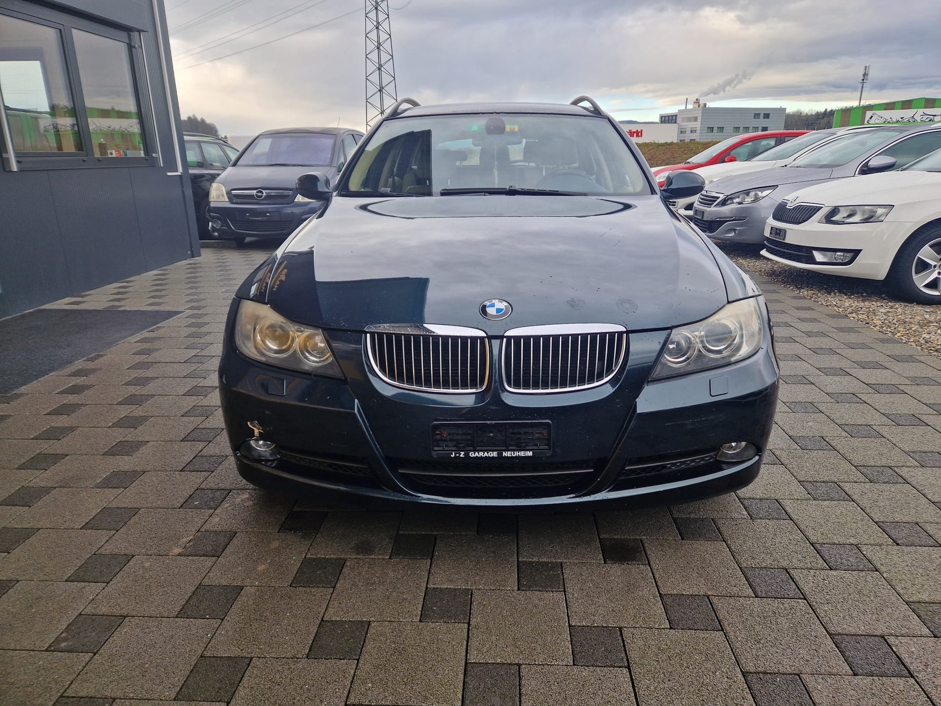 BMW 325xi Touring-image-1